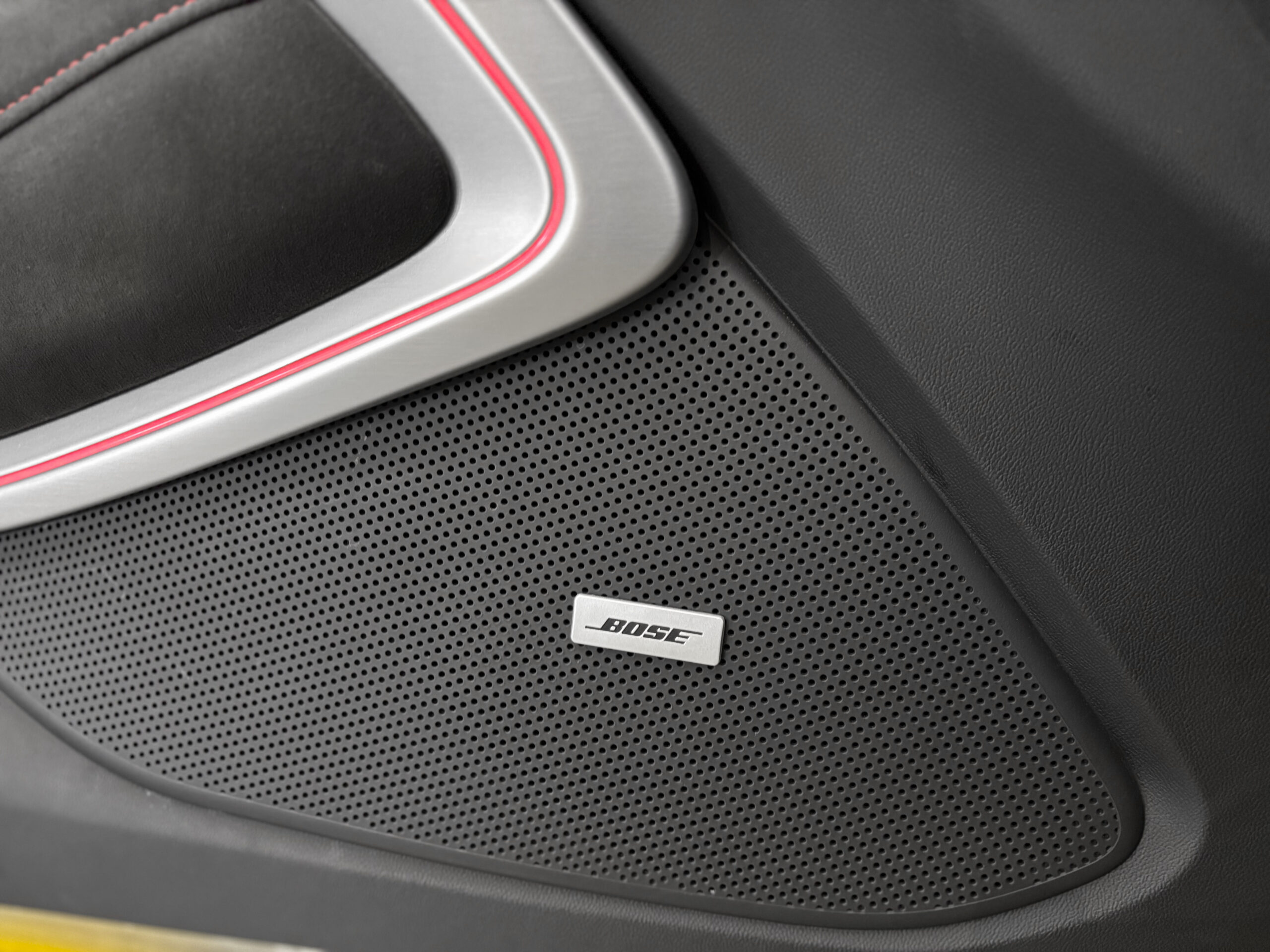 Chevrolet camaro ZL1 Cabriolet V8 6.2 659 – BVA – Bose – Image 40