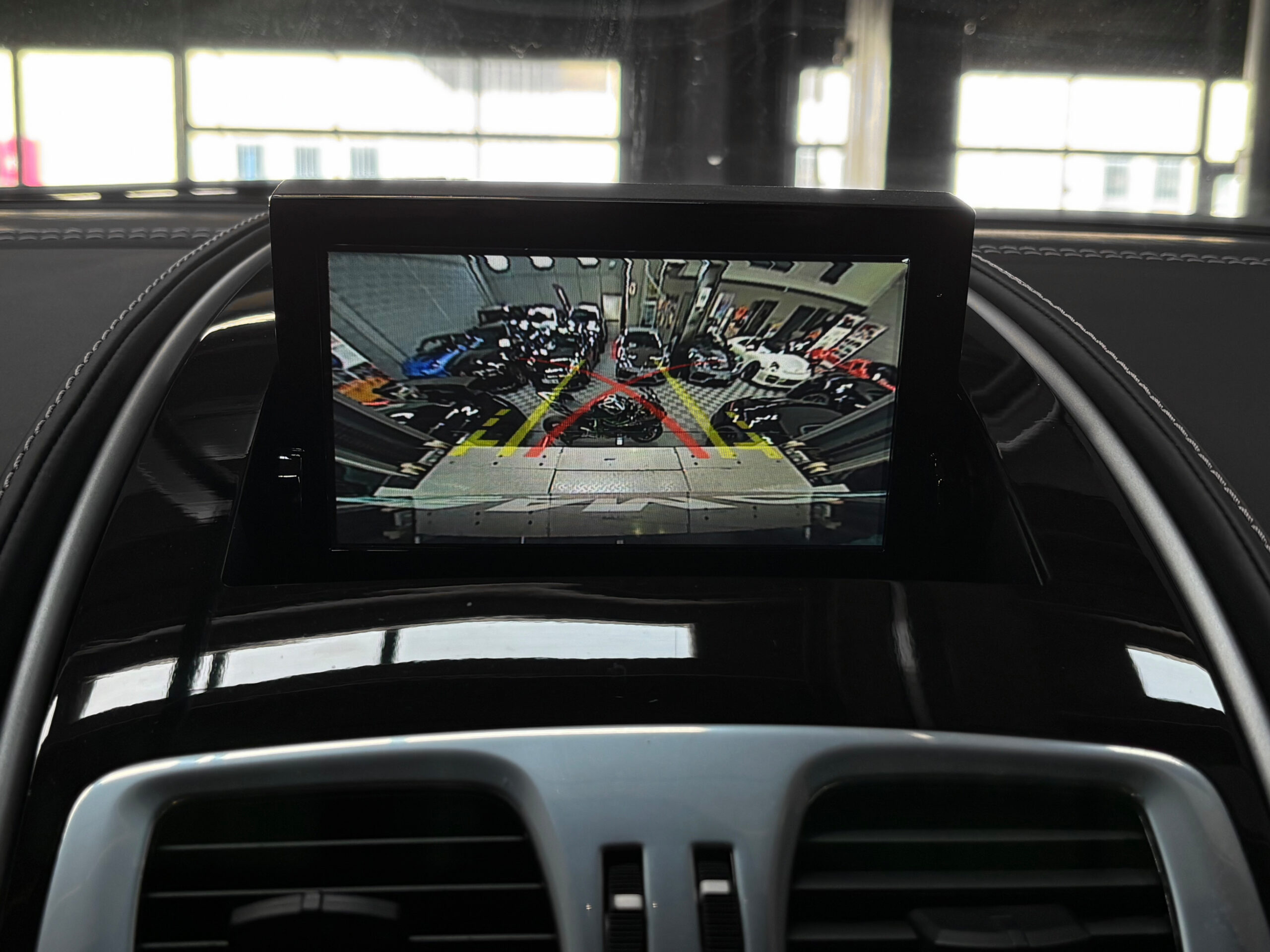 ASTON MARTIN VANQUISH V12 – carbone – bang & olufsen – Image 30