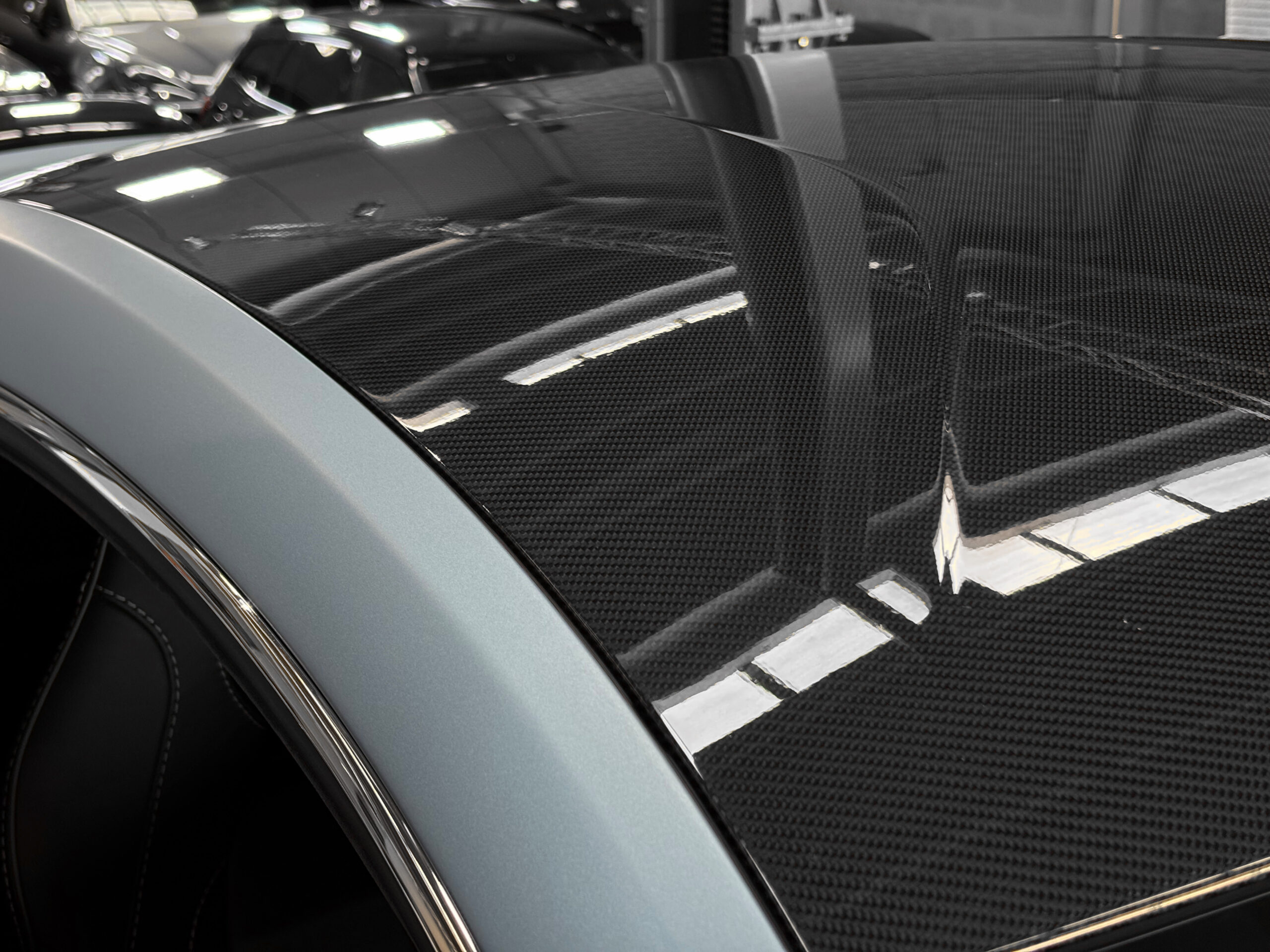 ASTON MARTIN VANQUISH V12 – carbone – bang & olufsen – Image 38