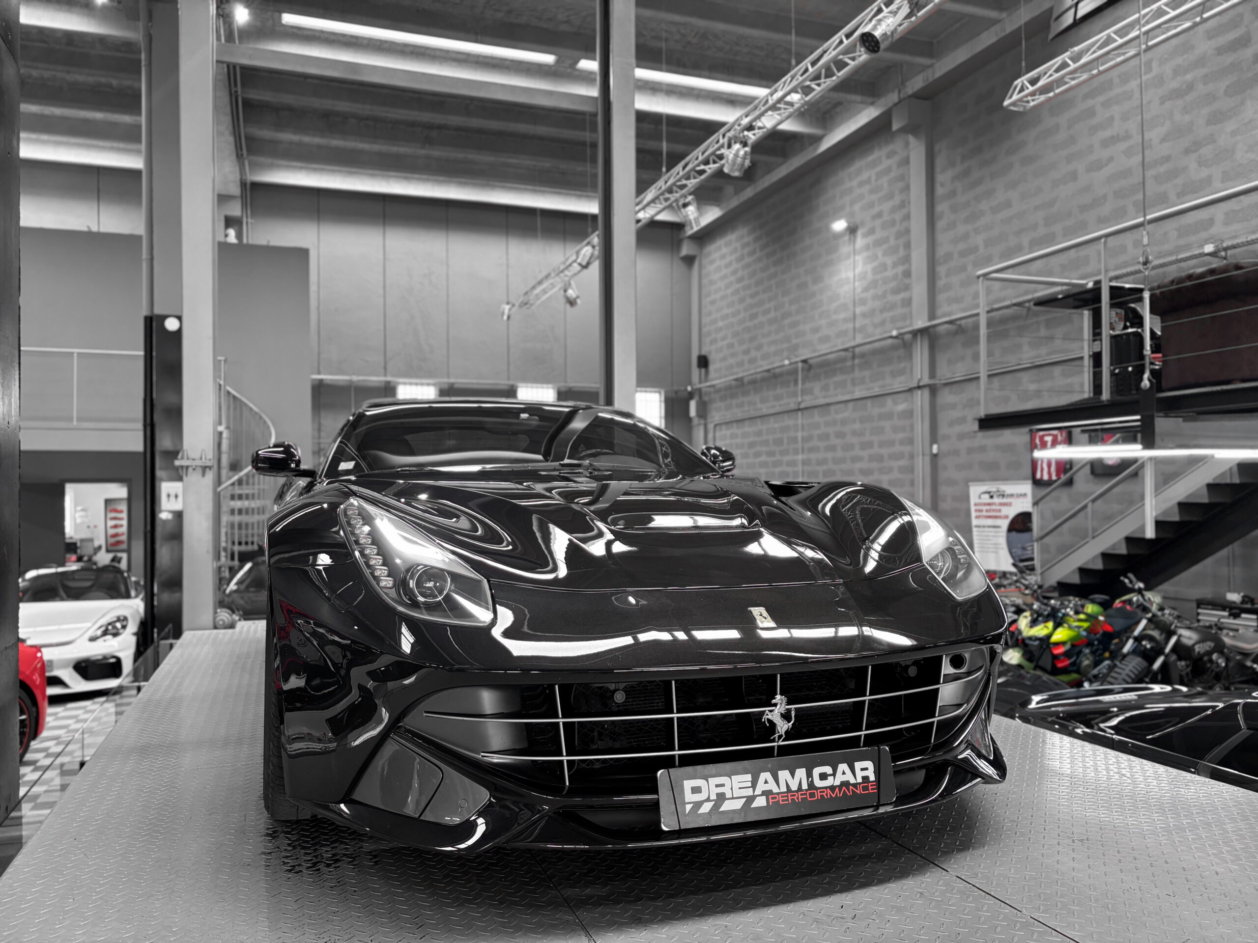 FERRARI F12 Berlinetta 6.3 740 – CARBONE – LIFT - PPF – Image 2