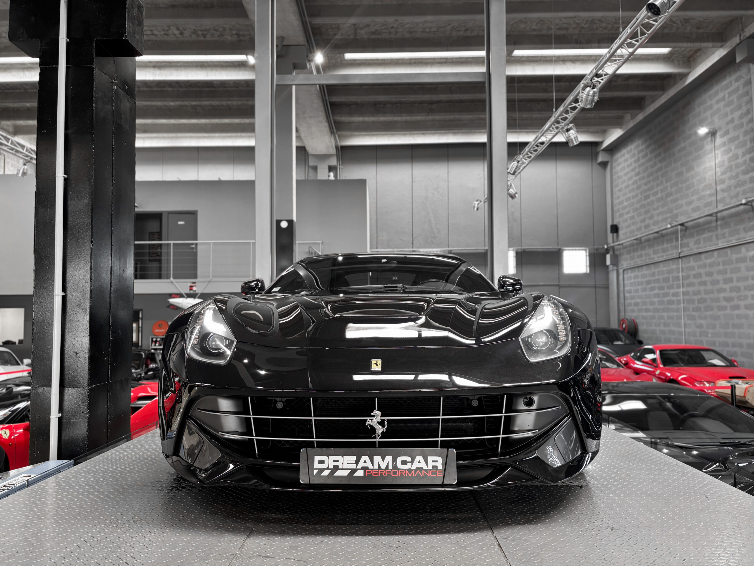 FERRARI F12 Berlinetta 6.3 740 – CARBONE – LIFT - PPF – Image 3
