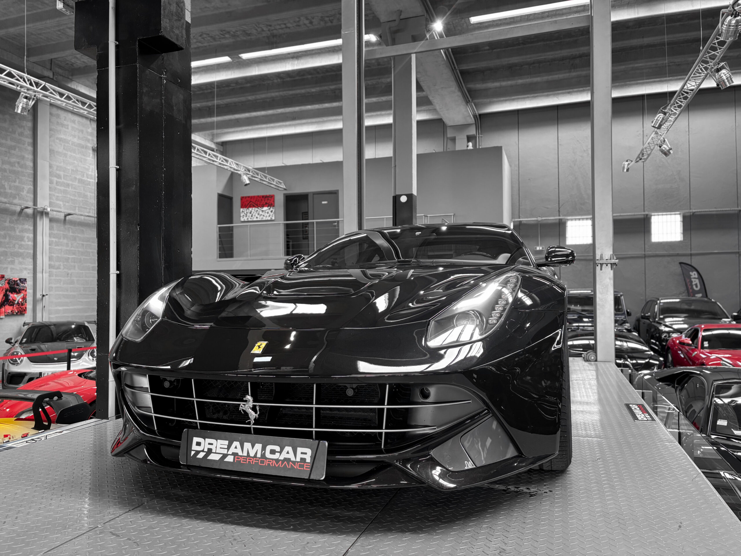 FERRARI F12 Berlinetta 6.3 740 – CARBONE – LIFT - PPF – Image 4