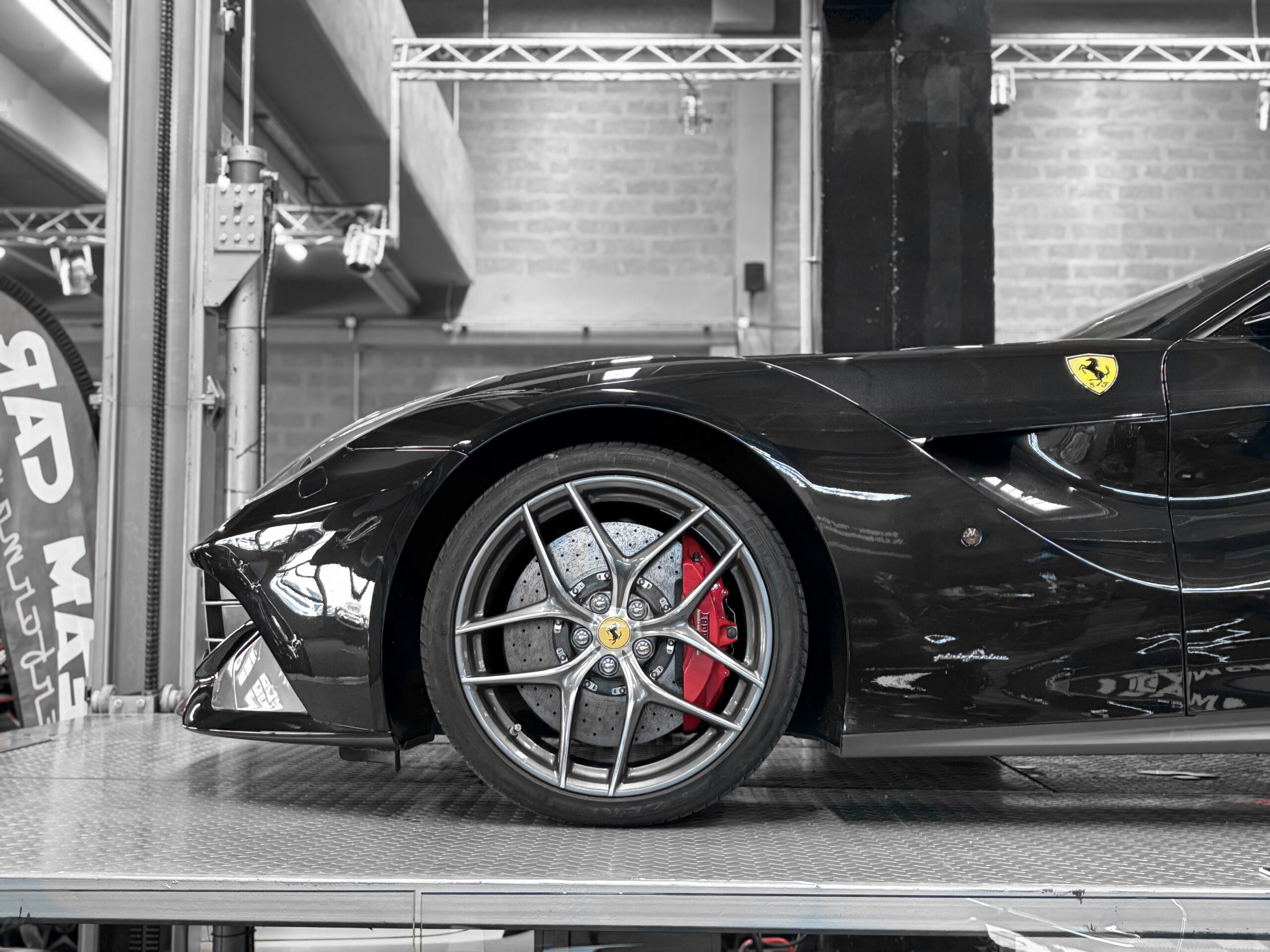FERRARI F12 Berlinetta 6.3 740 – CARBONE – LIFT - PPF – Image 5