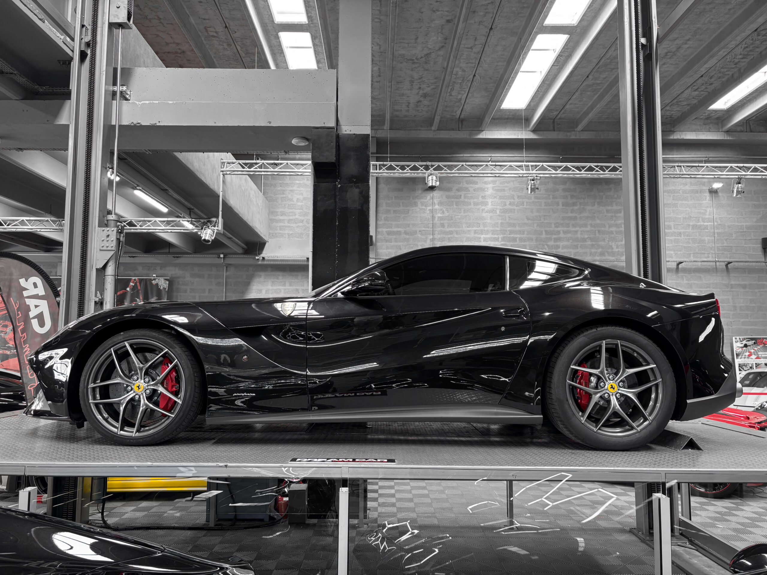 FERRARI F12 Berlinetta 6.3 740 – CARBONE – LIFT - PPF – Image 6