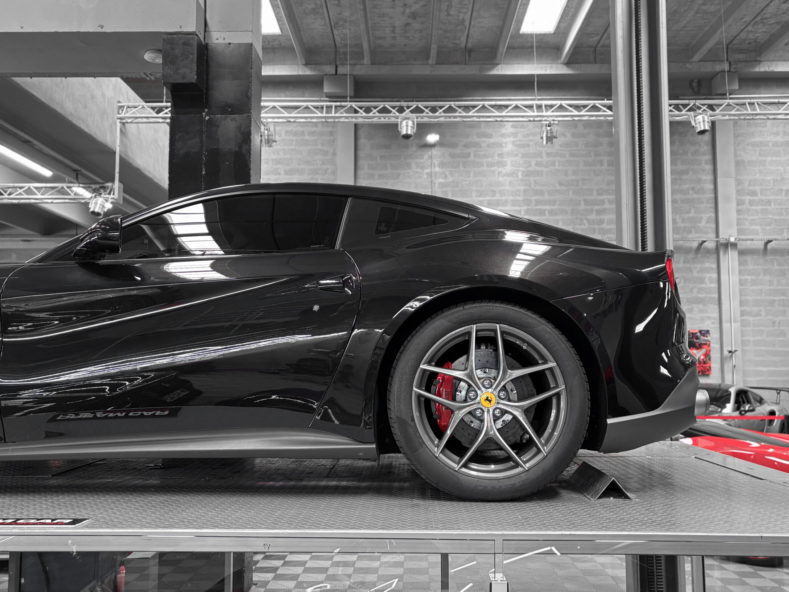 FERRARI F12 Berlinetta 6.3 740 – CARBONE – LIFT - PPF – Image 7