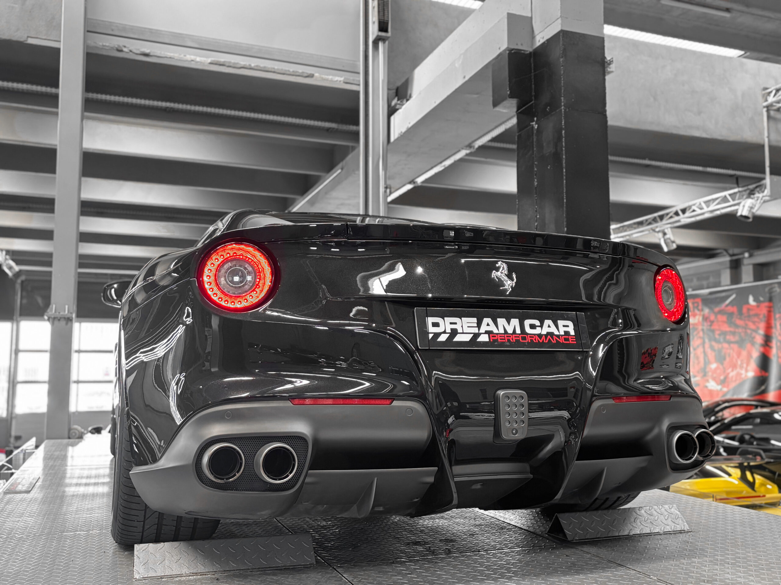 FERRARI F12 Berlinetta 6.3 740 – CARBONE – LIFT - PPF – Image 8