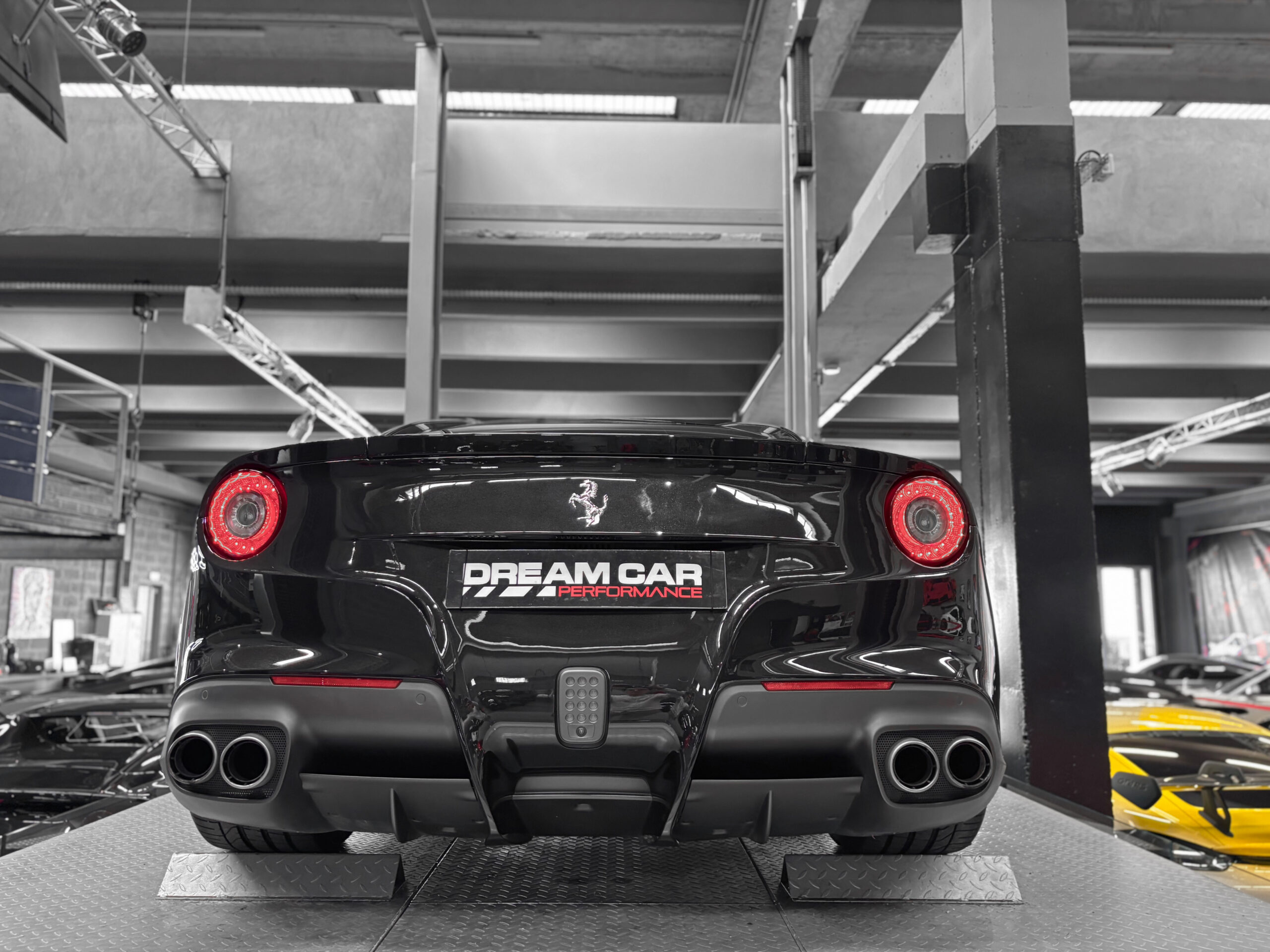 FERRARI F12 Berlinetta 6.3 740 – CARBONE – LIFT - PPF – Image 9