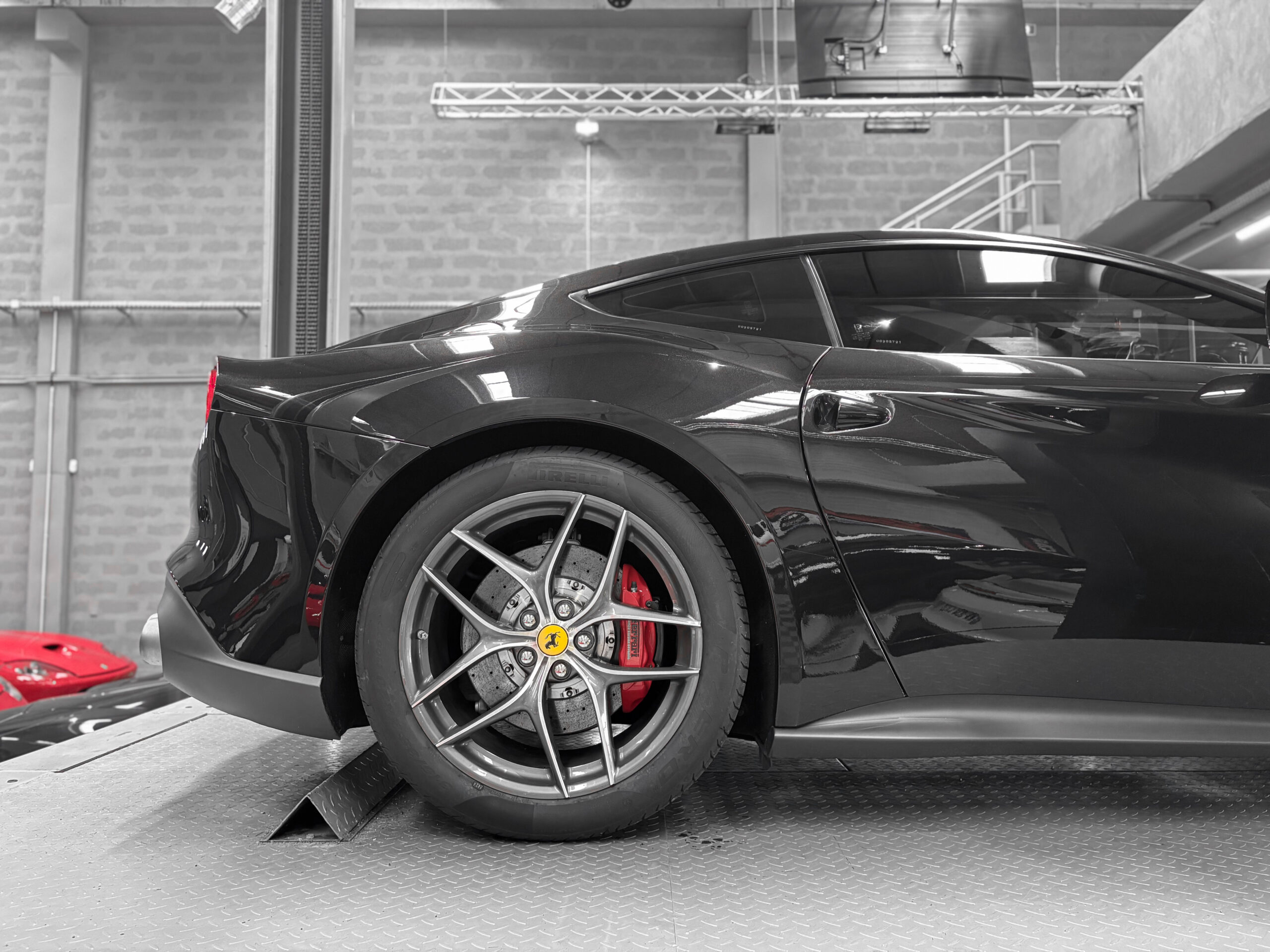 FERRARI F12 Berlinetta 6.3 740 – CARBONE – LIFT - PPF – Image 12