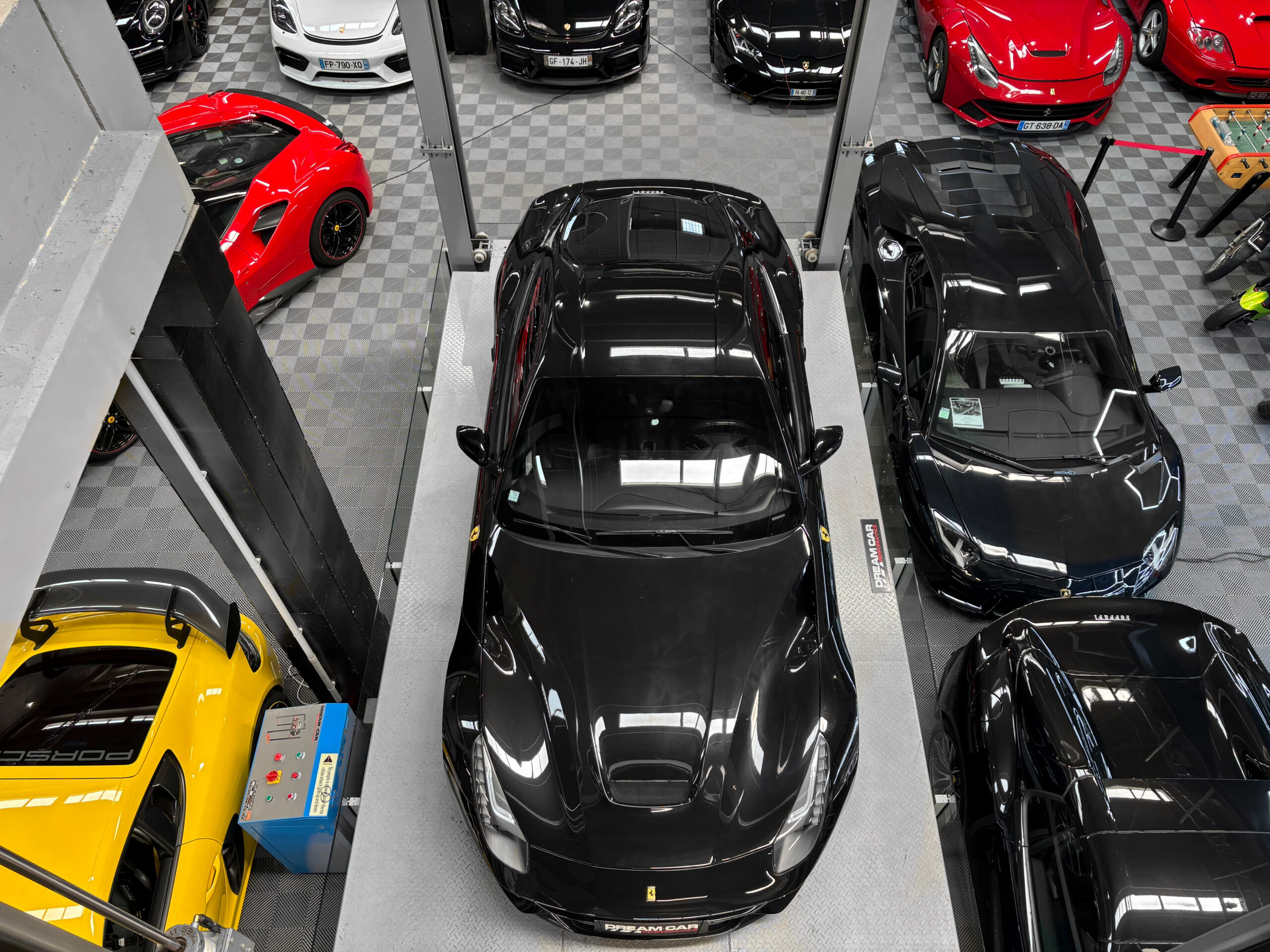 FERRARI F12 Berlinetta 6.3 740 – CARBONE – LIFT - PPF – Image 19