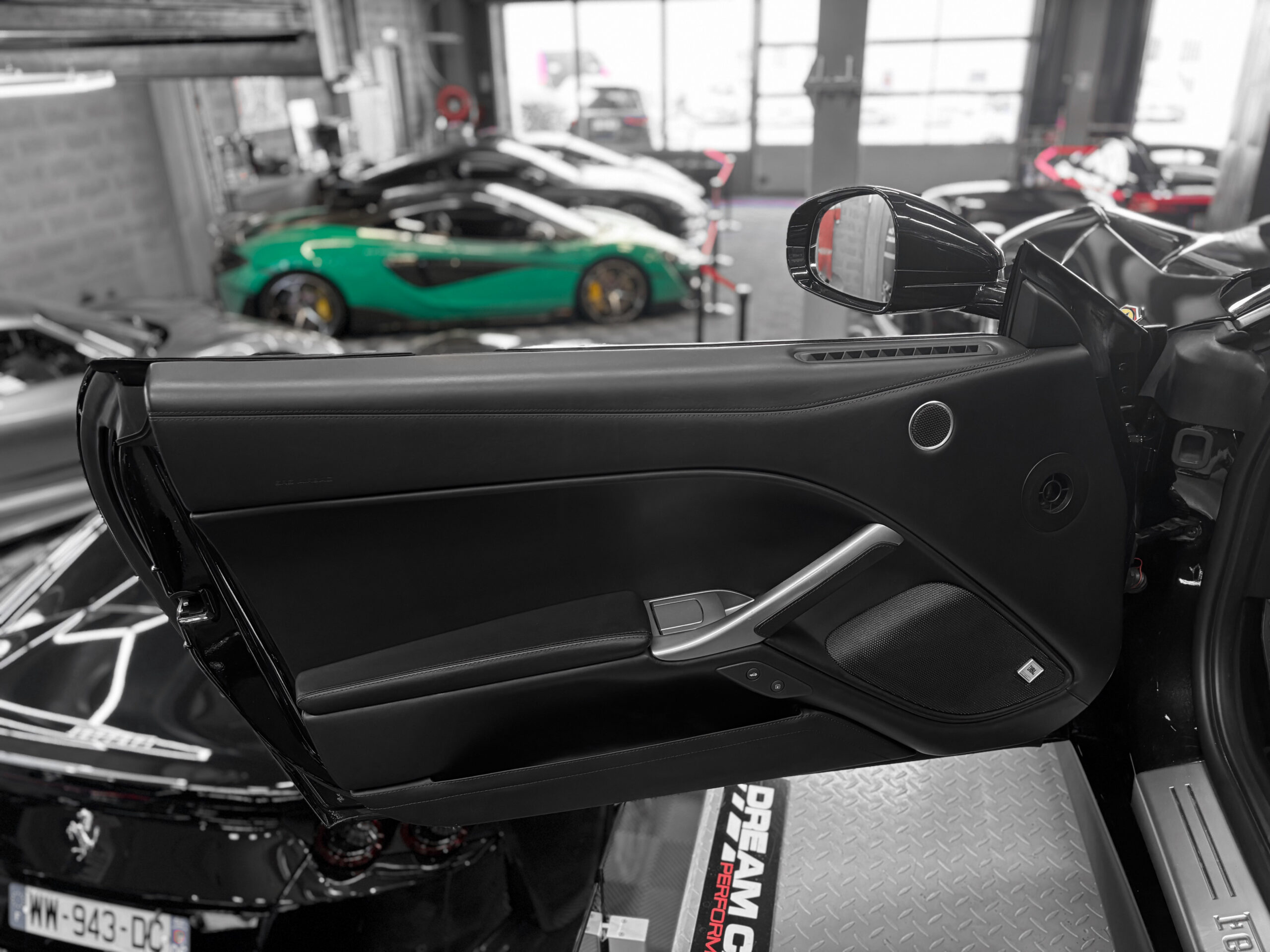 FERRARI F12 Berlinetta 6.3 740 – CARBONE – LIFT - PPF – Image 21