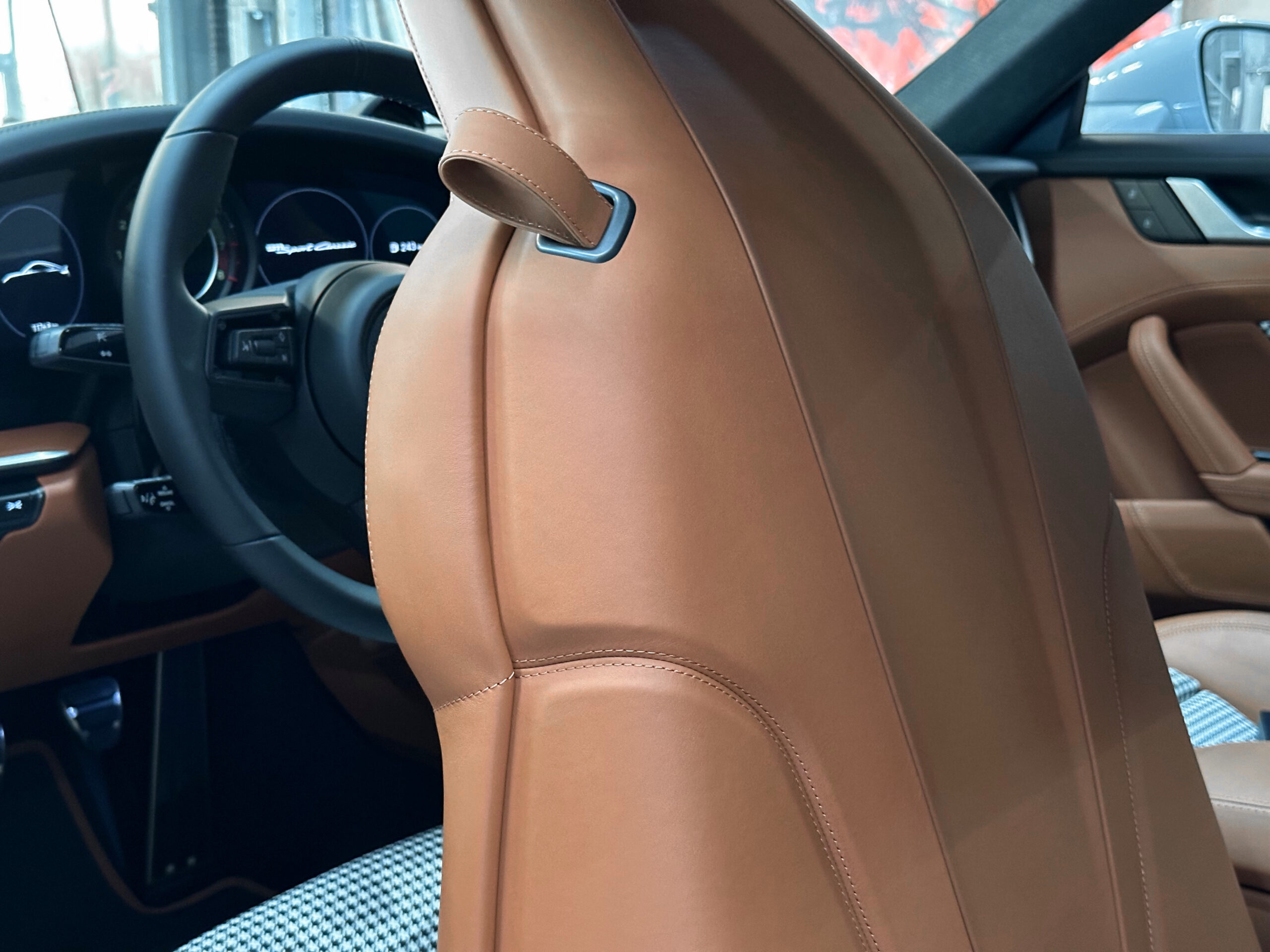 Porsche 992 Sport Classic 3.8 550 – 1 of 1250 – Image 36