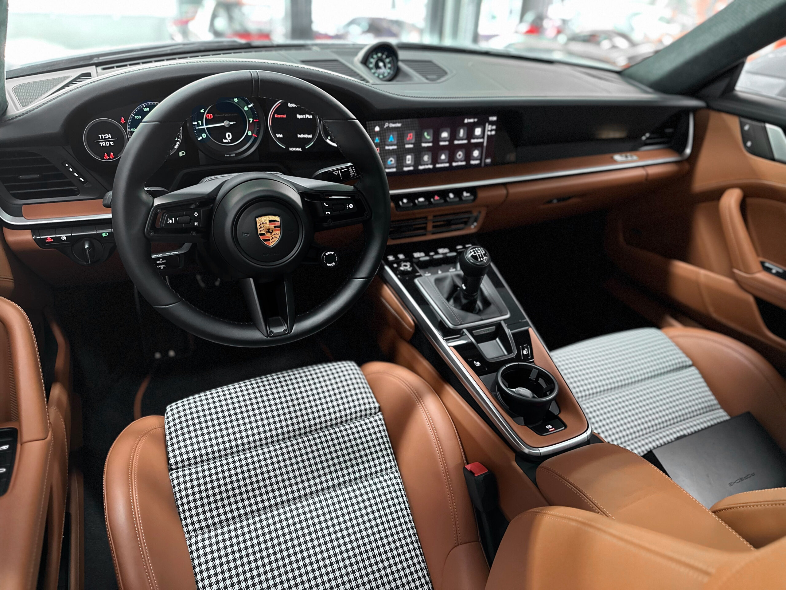 Porsche 992 Sport Classic 3.8 550 – 1 of 1250 – Image 43