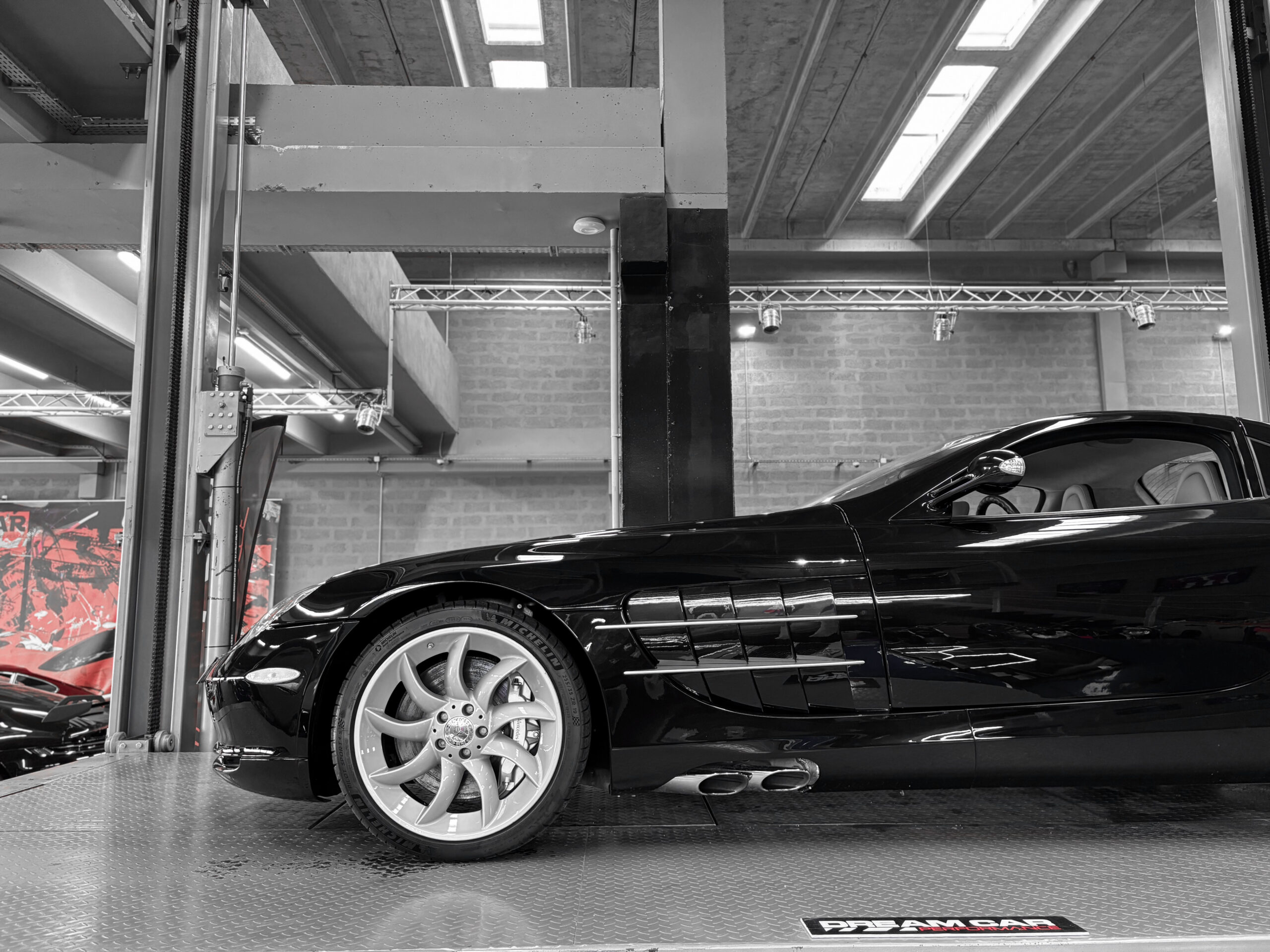 Mercedes SLR McLaren V8 5.4 626 - Noir Crystal Galaxy Métallisé – Image 14