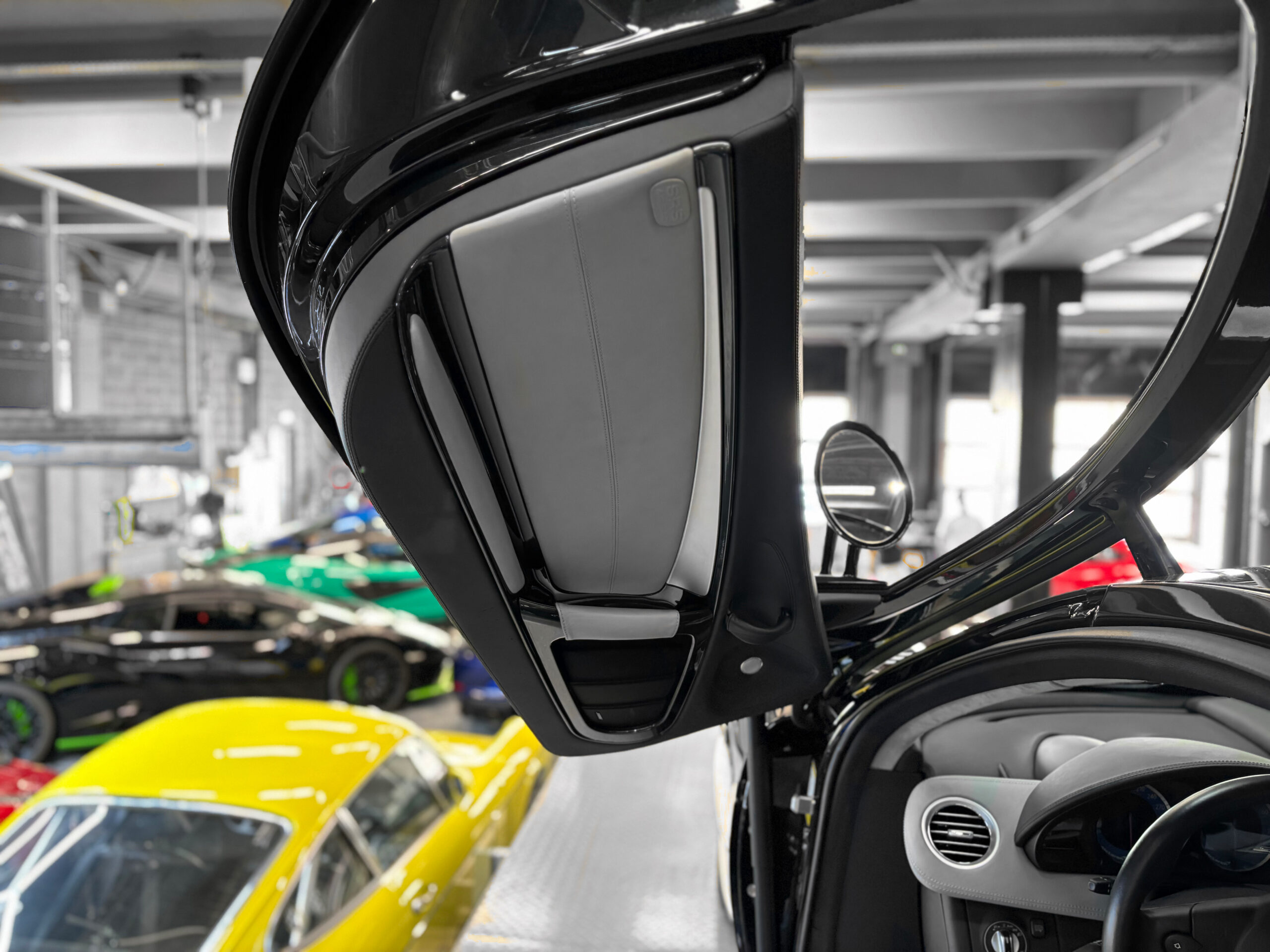 Mercedes SLR McLaren V8 5.4 626 - Noir Crystal Galaxy Métallisé – Image 22