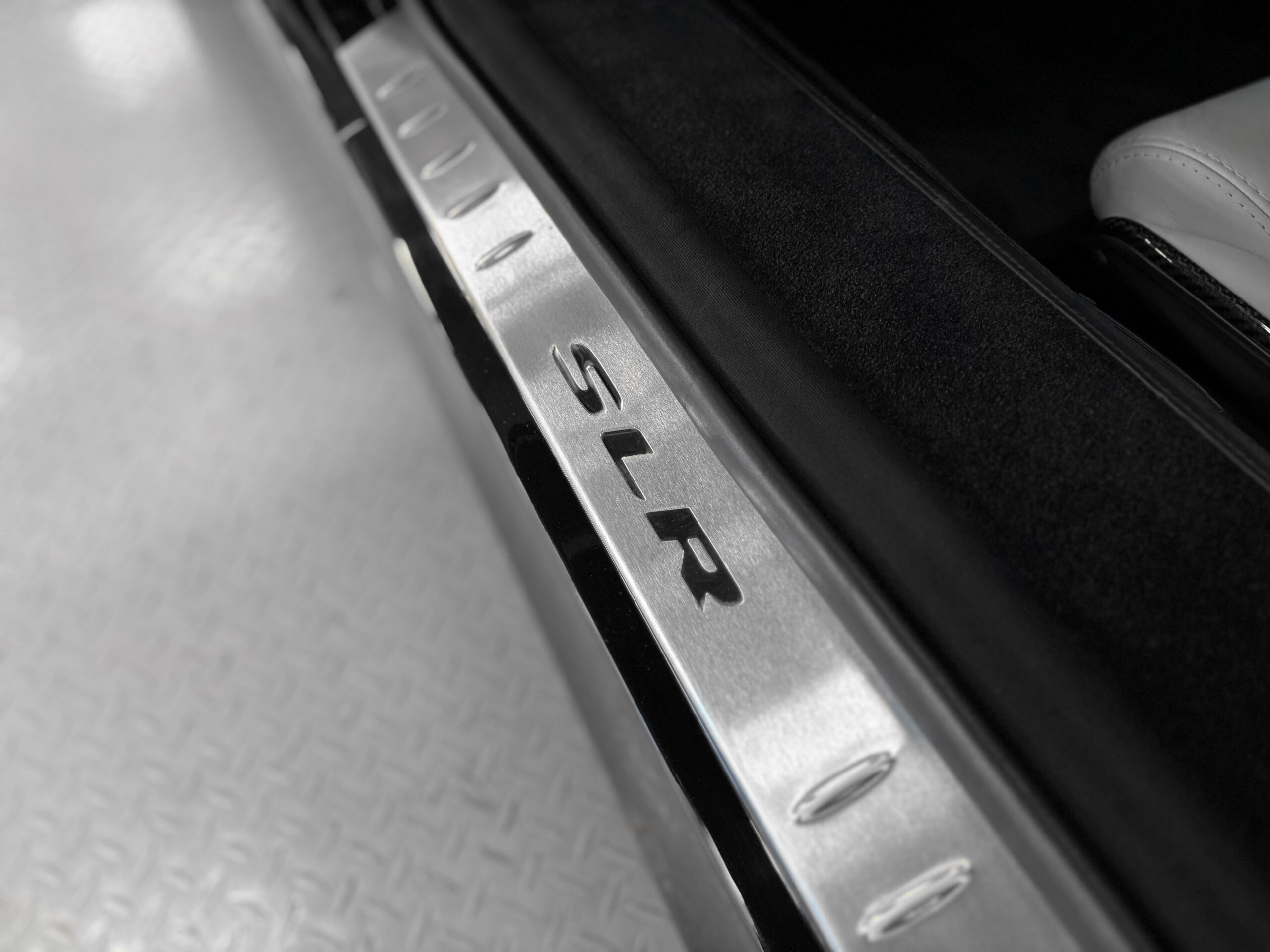 Mercedes SLR McLaren V8 5.4 626 - Noir Crystal Galaxy Métallisé – Image 23