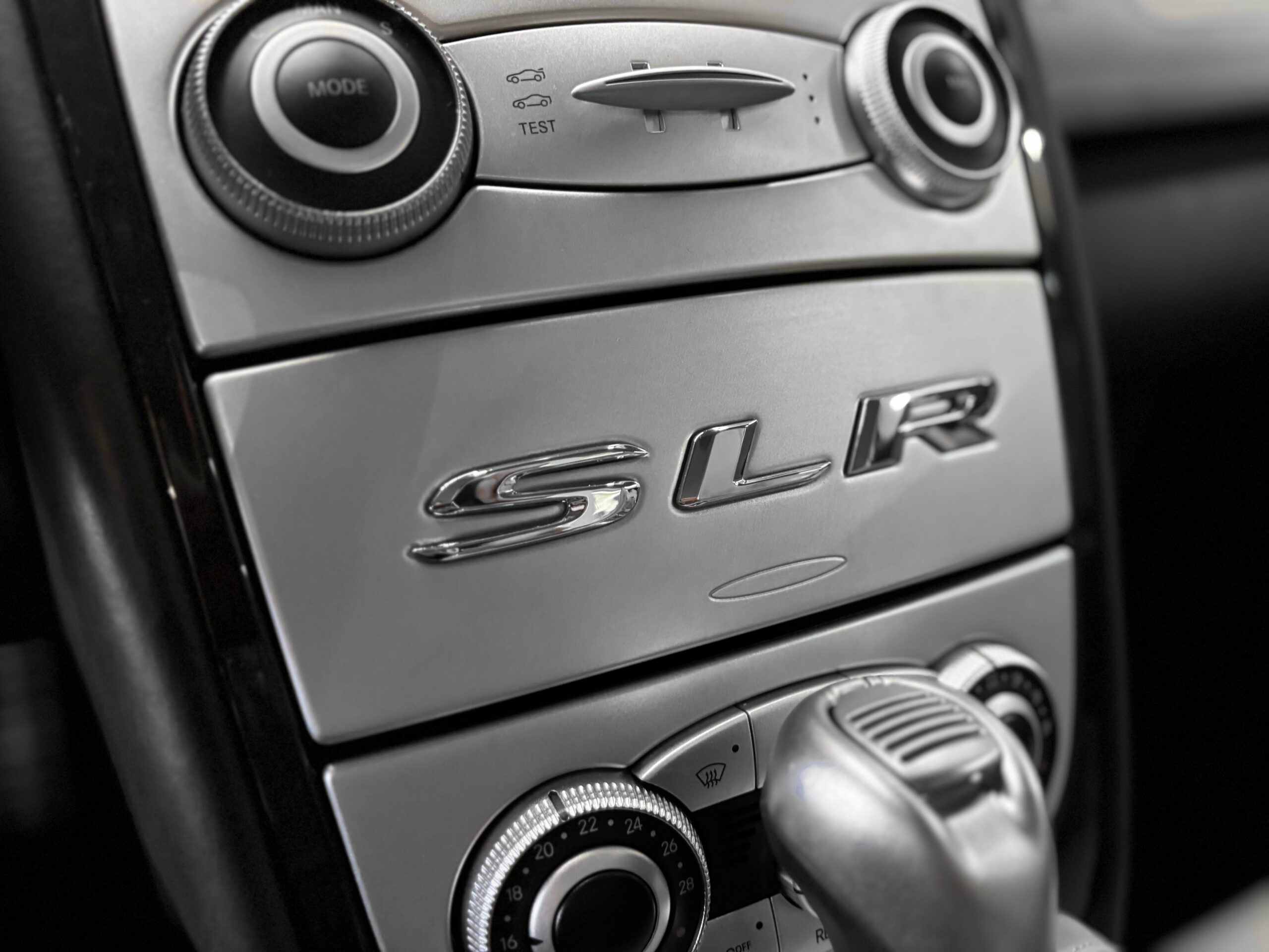 Mercedes SLR McLaren V8 5.4 626 - Noir Crystal Galaxy Métallisé – Image 38