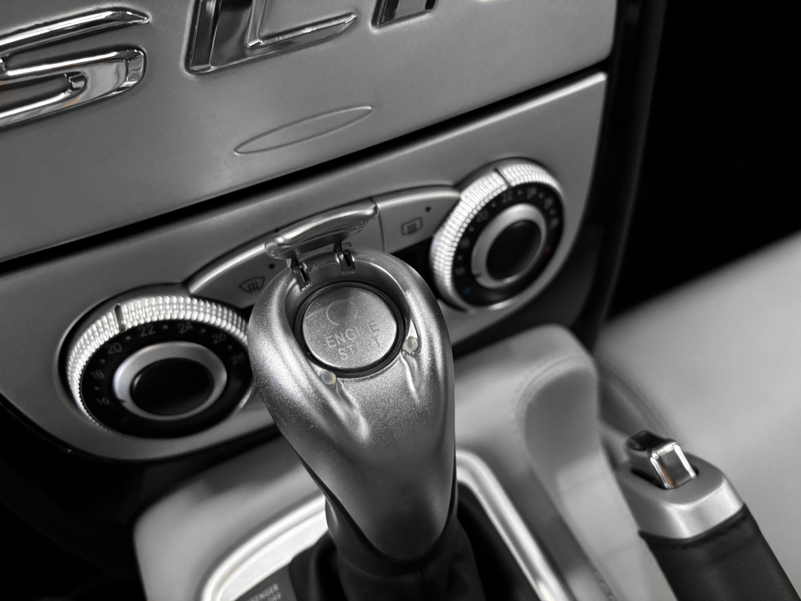 Mercedes SLR McLaren V8 5.4 626 - Noir Crystal Galaxy Métallisé – Image 40