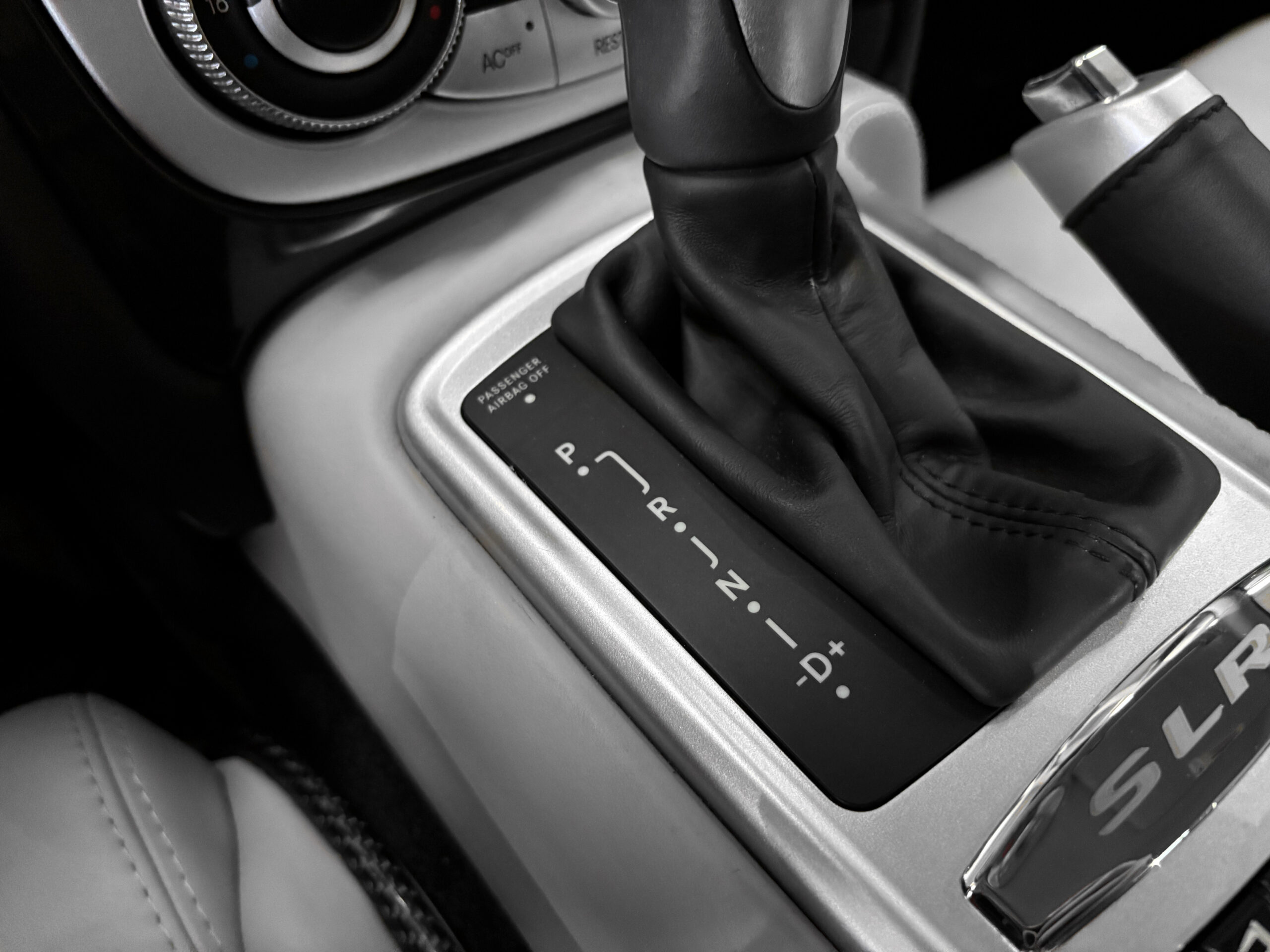 Mercedes SLR McLaren V8 5.4 626 - Noir Crystal Galaxy Métallisé – Image 41