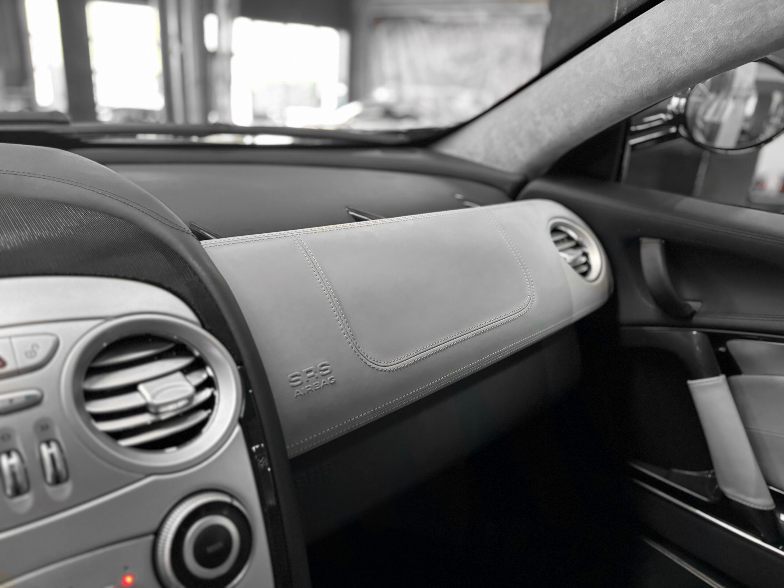 Mercedes SLR McLaren V8 5.4 626 - Noir Crystal Galaxy Métallisé – Image 44