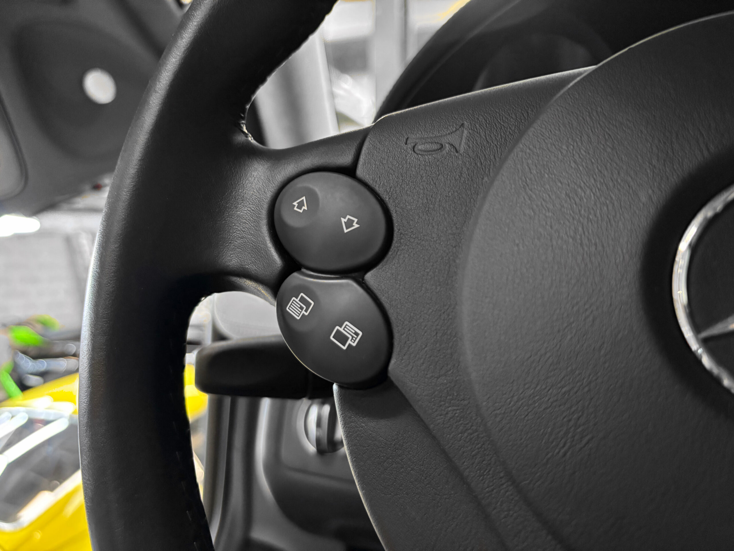 Mercedes SLR McLaren V8 5.4 626 - Noir Crystal Galaxy Métallisé – Image 35