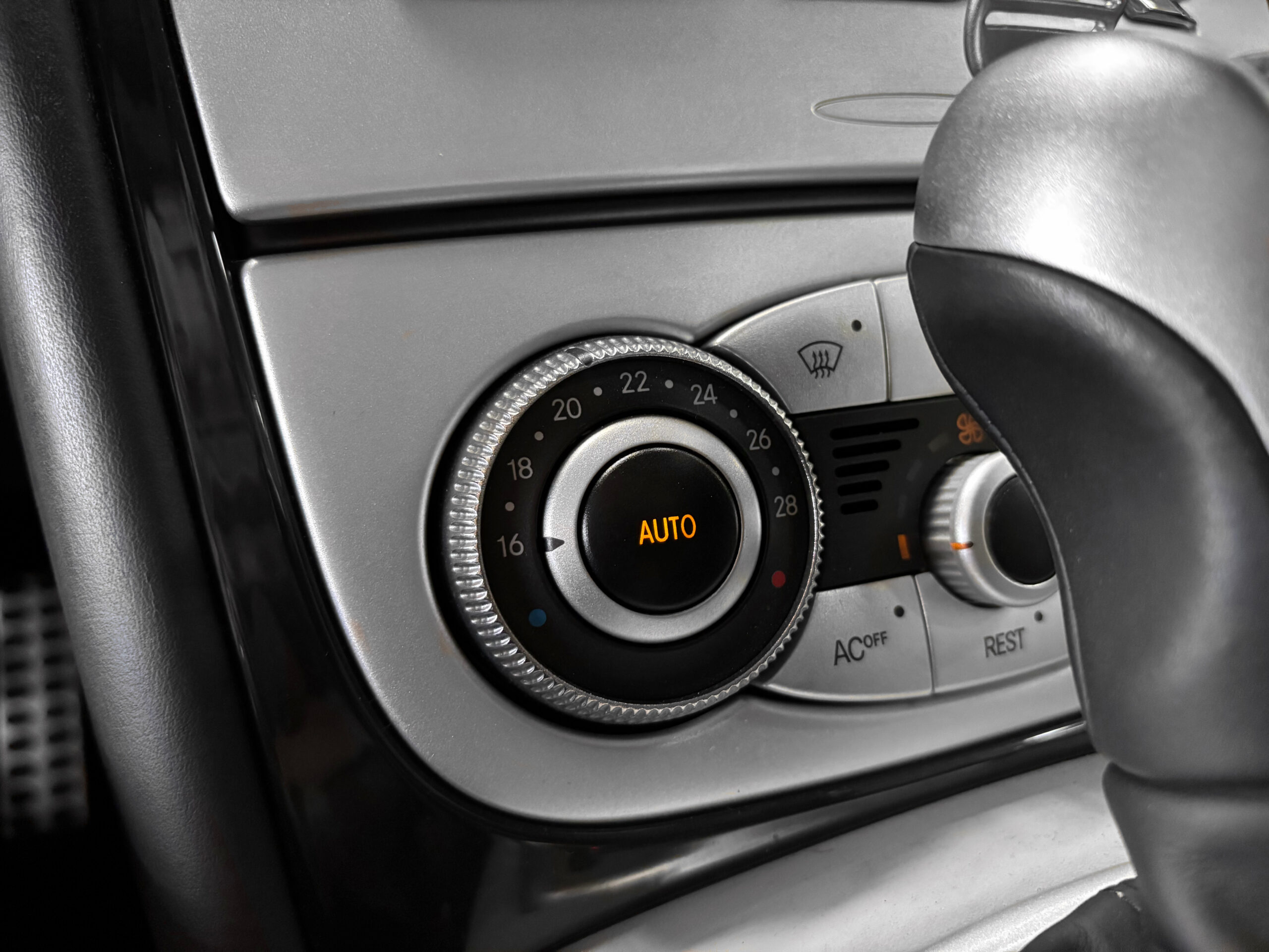 Mercedes SLR McLaren V8 5.4 626 - Noir Crystal Galaxy Métallisé – Image 46