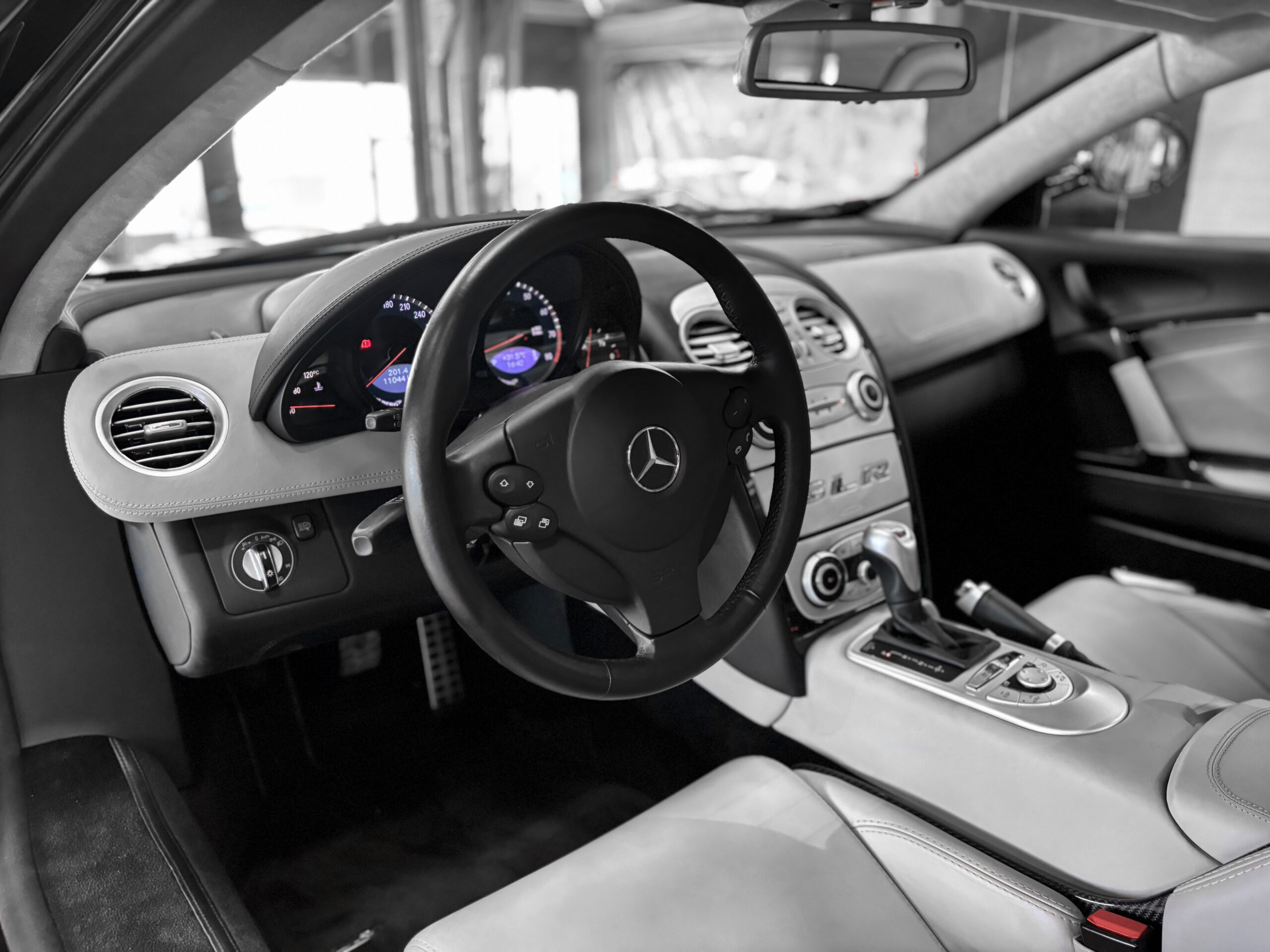 Mercedes SLR McLaren V8 5.4 626 - Noir Crystal Galaxy Métallisé – Image 25