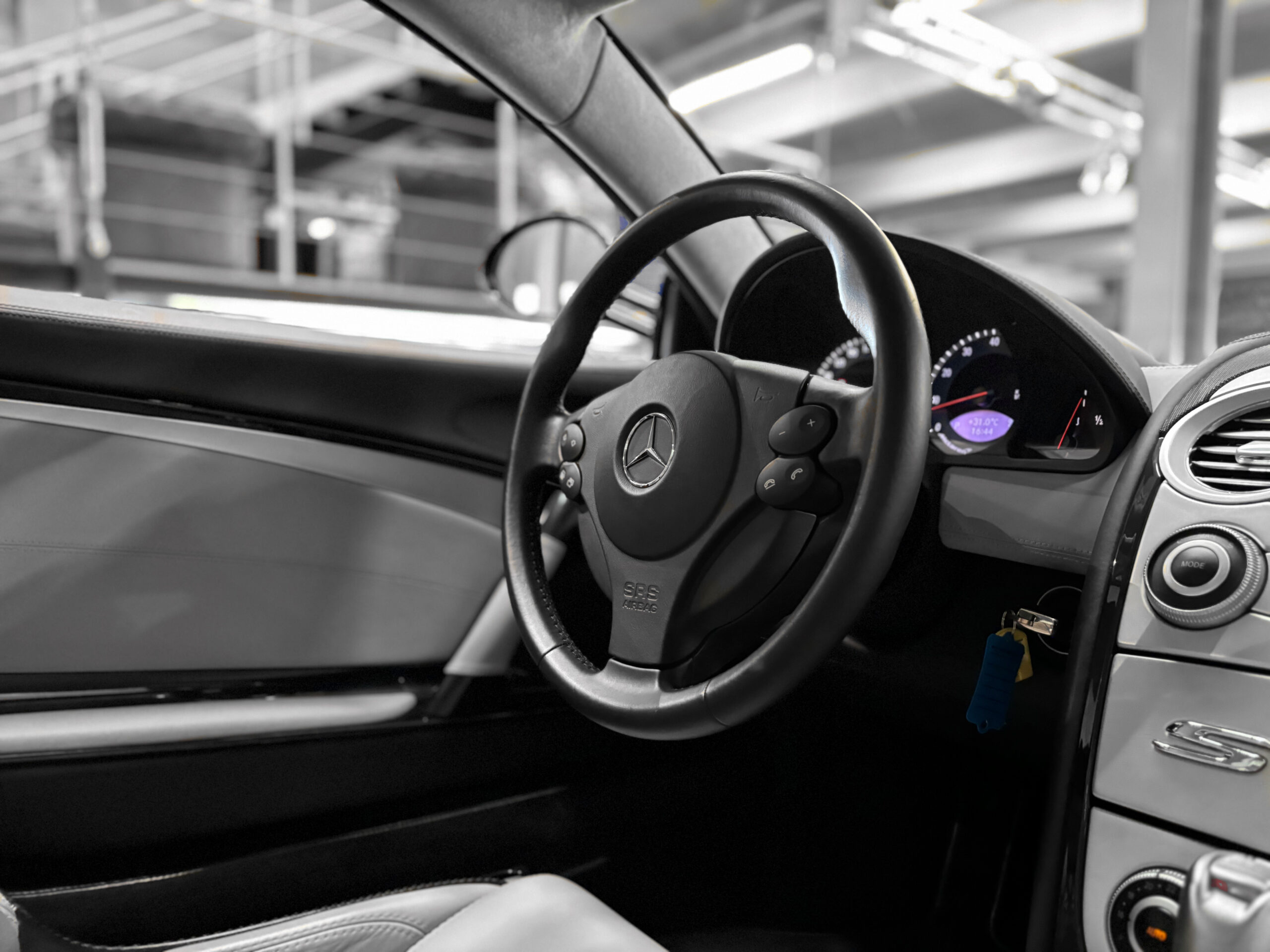 Mercedes SLR McLaren V8 5.4 626 - Noir Crystal Galaxy Métallisé – Image 28