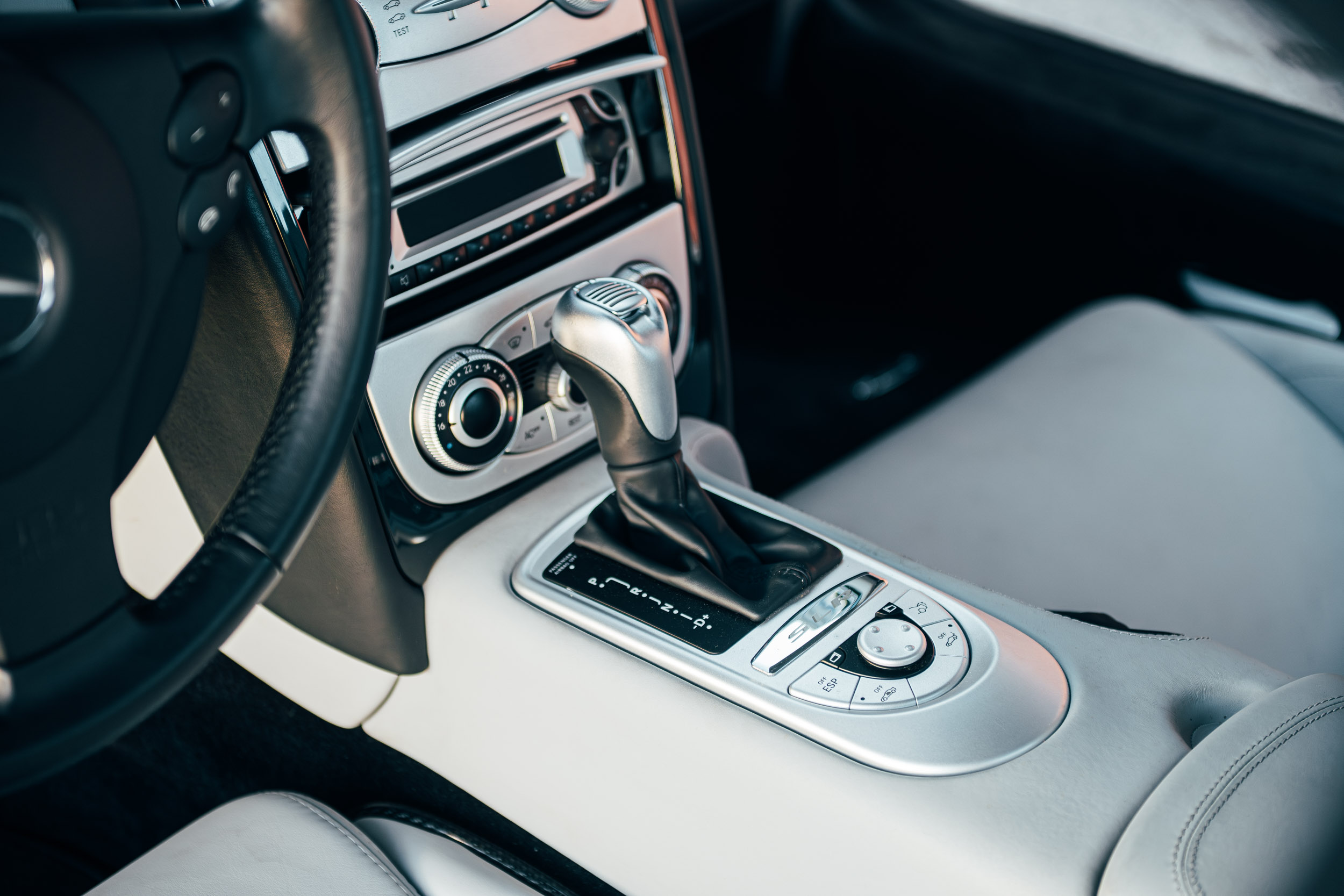 MERCEDES SLR McLaren V8 5.4 626 – COLLECTOR – noir crystal – Image 12