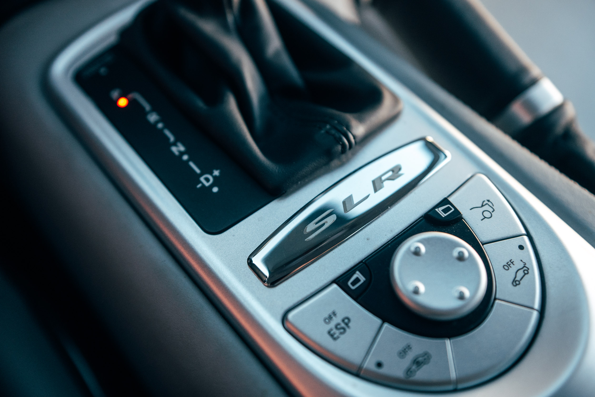 MERCEDES SLR McLaren V8 5.4 626 – COLLECTOR – noir crystal – Image 19