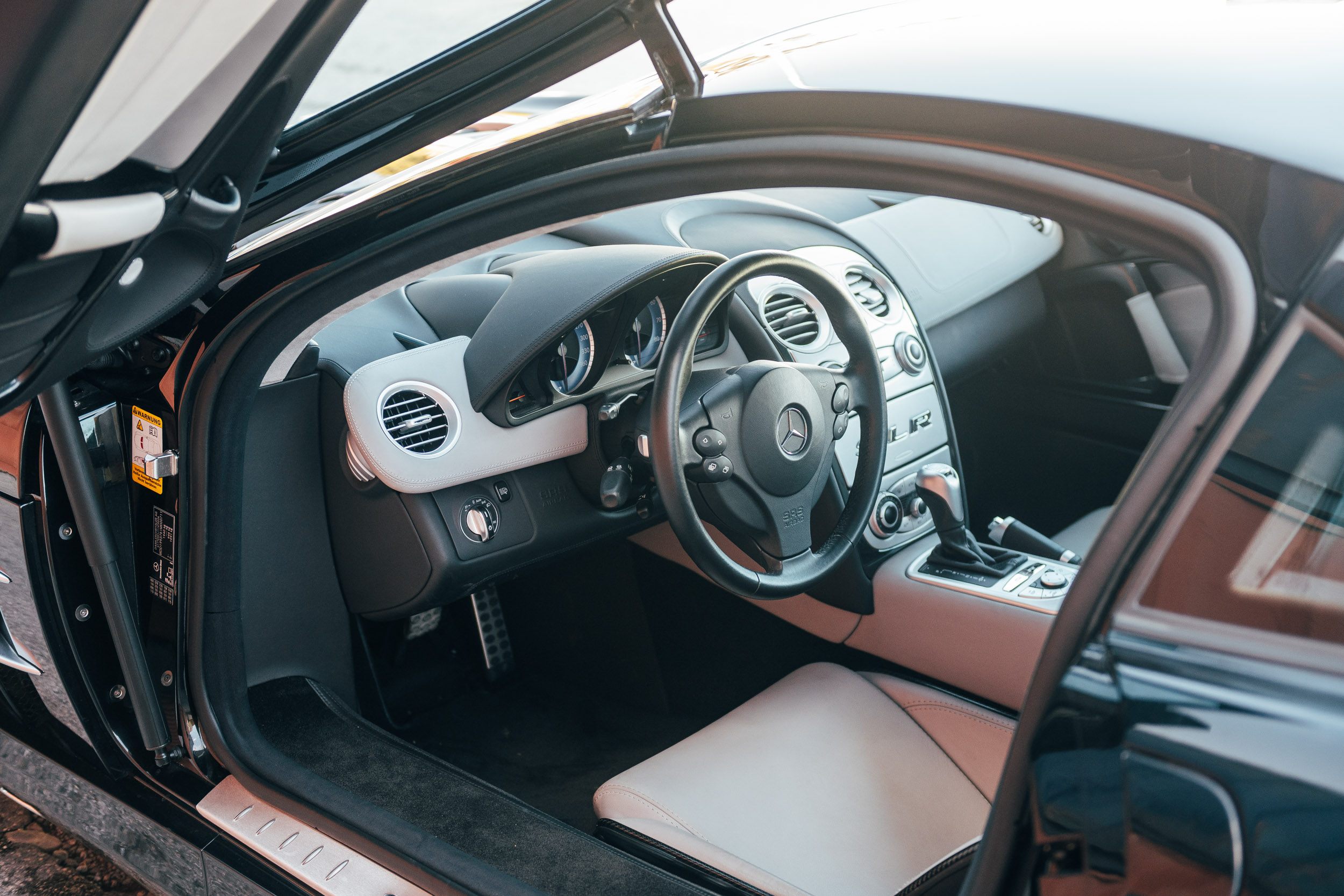 MERCEDES SLR McLaren V8 5.4 626 – COLLECTOR – noir crystal – Image 45