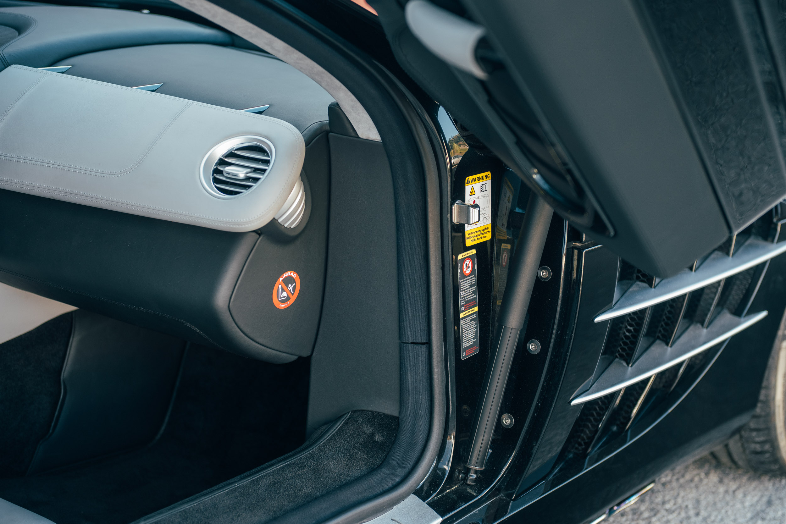 MERCEDES SLR McLaren V8 5.4 626 – COLLECTOR – noir crystal – Image 47