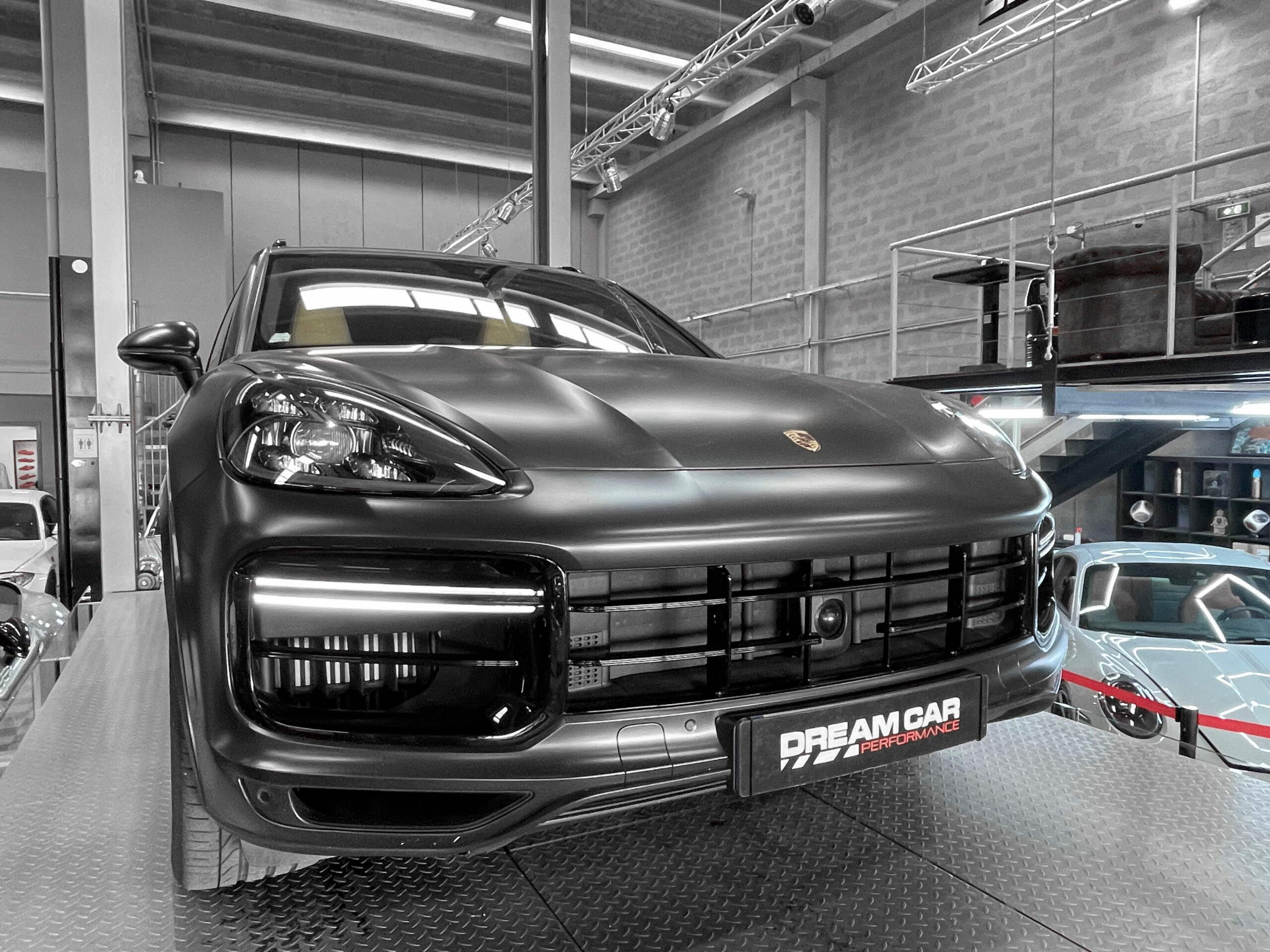 PORSCHE CAYENNE TURBO S HYBRIDE - FRANÇAIS – Image 4