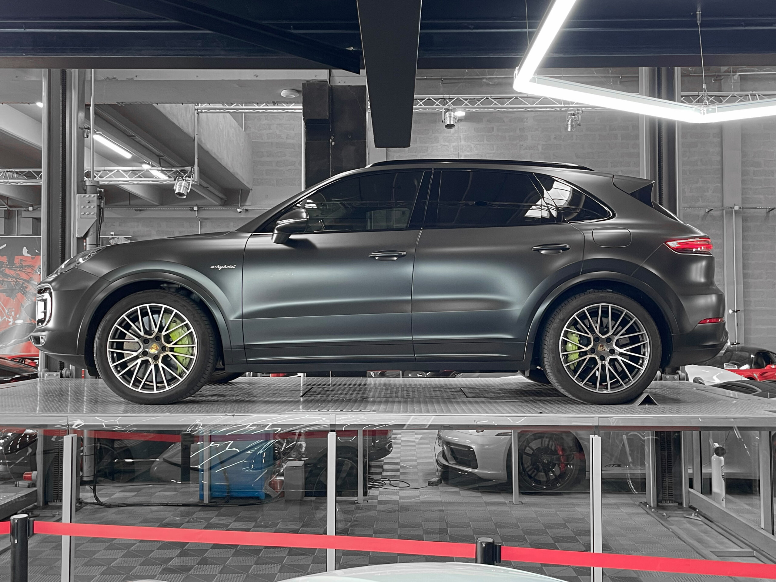 PORSCHE CAYENNE TURBO S HYBRIDE - FRANÇAIS – Image 7