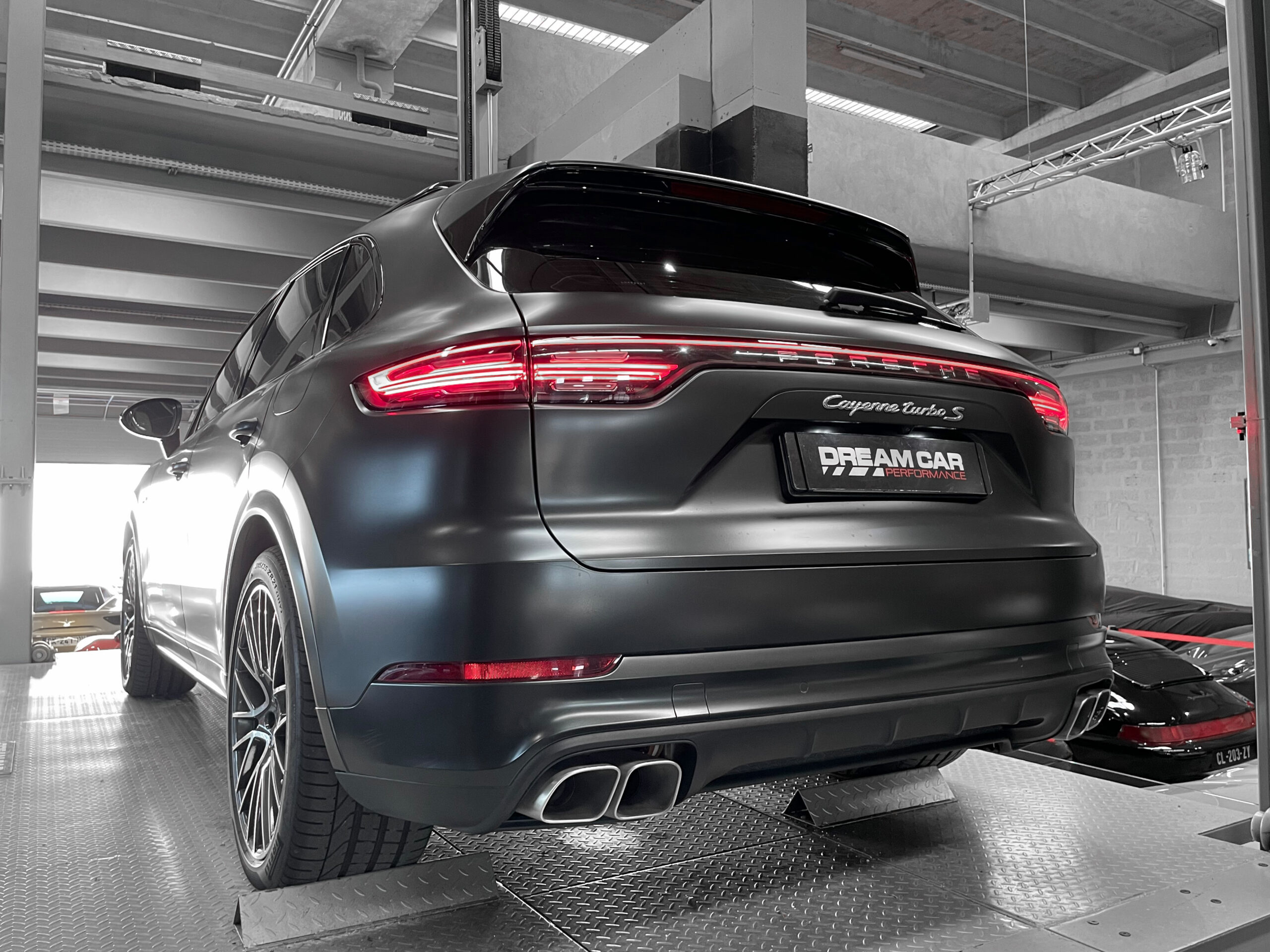 PORSCHE CAYENNE TURBO S HYBRIDE - FRANÇAIS – Image 8