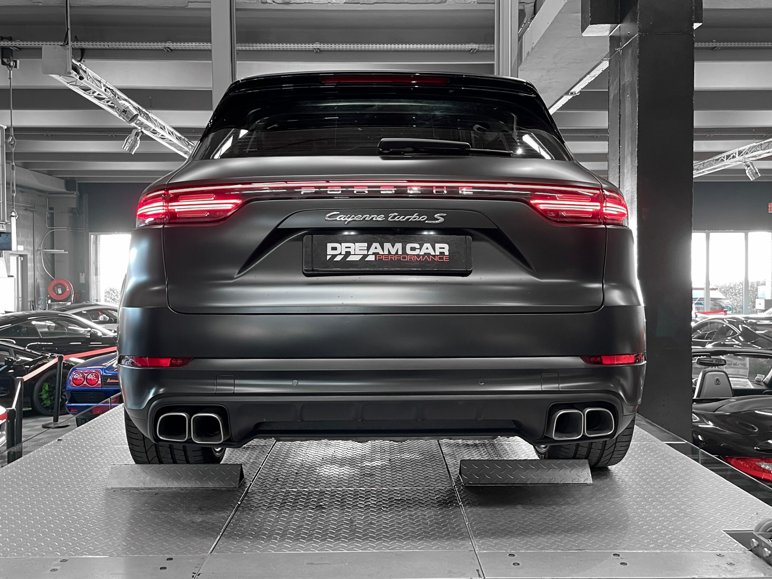 PORSCHE CAYENNE TURBO S HYBRIDE - FRANÇAIS – Image 9