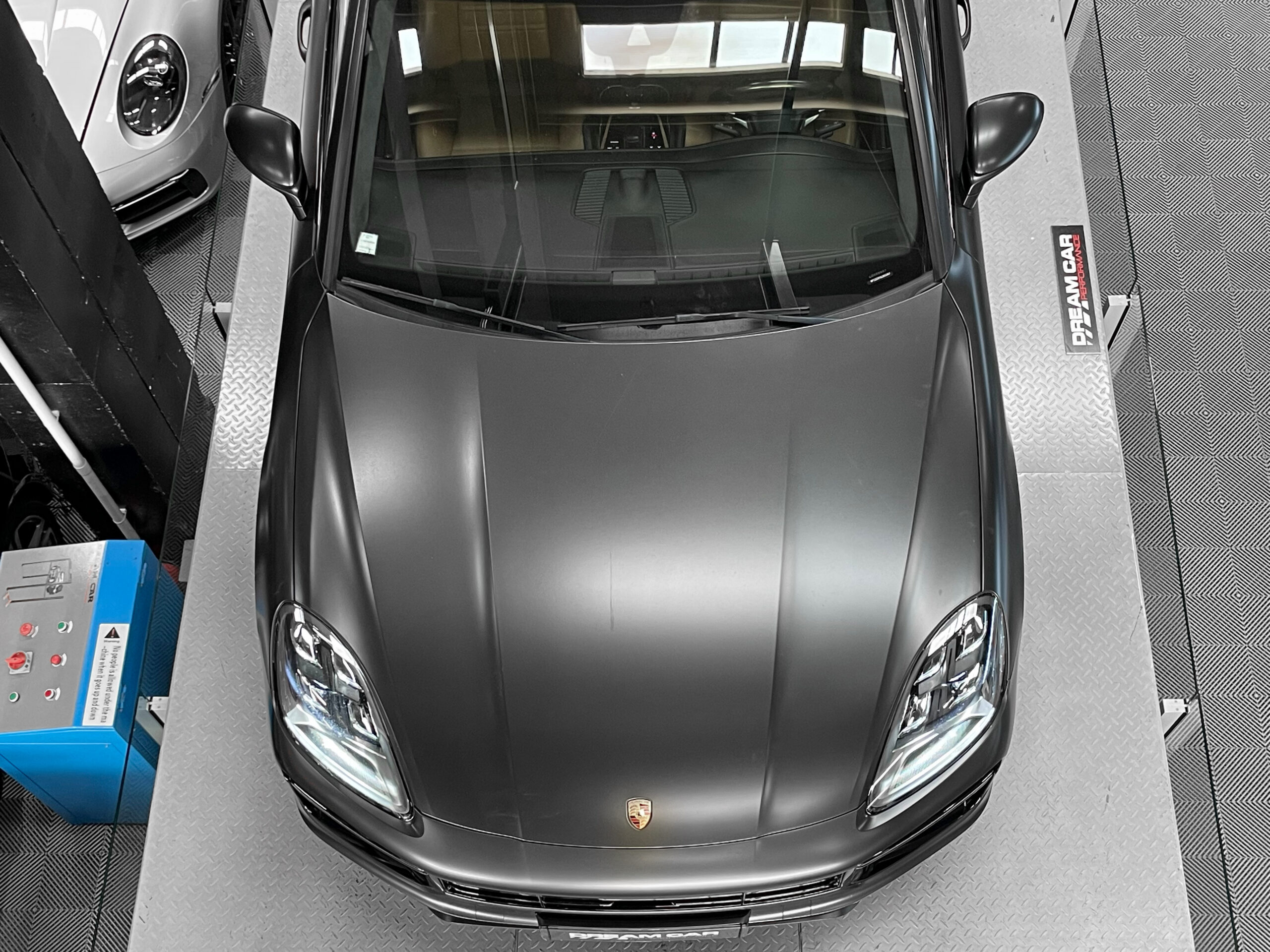 PORSCHE CAYENNE TURBO S HYBRIDE - FRANÇAIS – Image 21