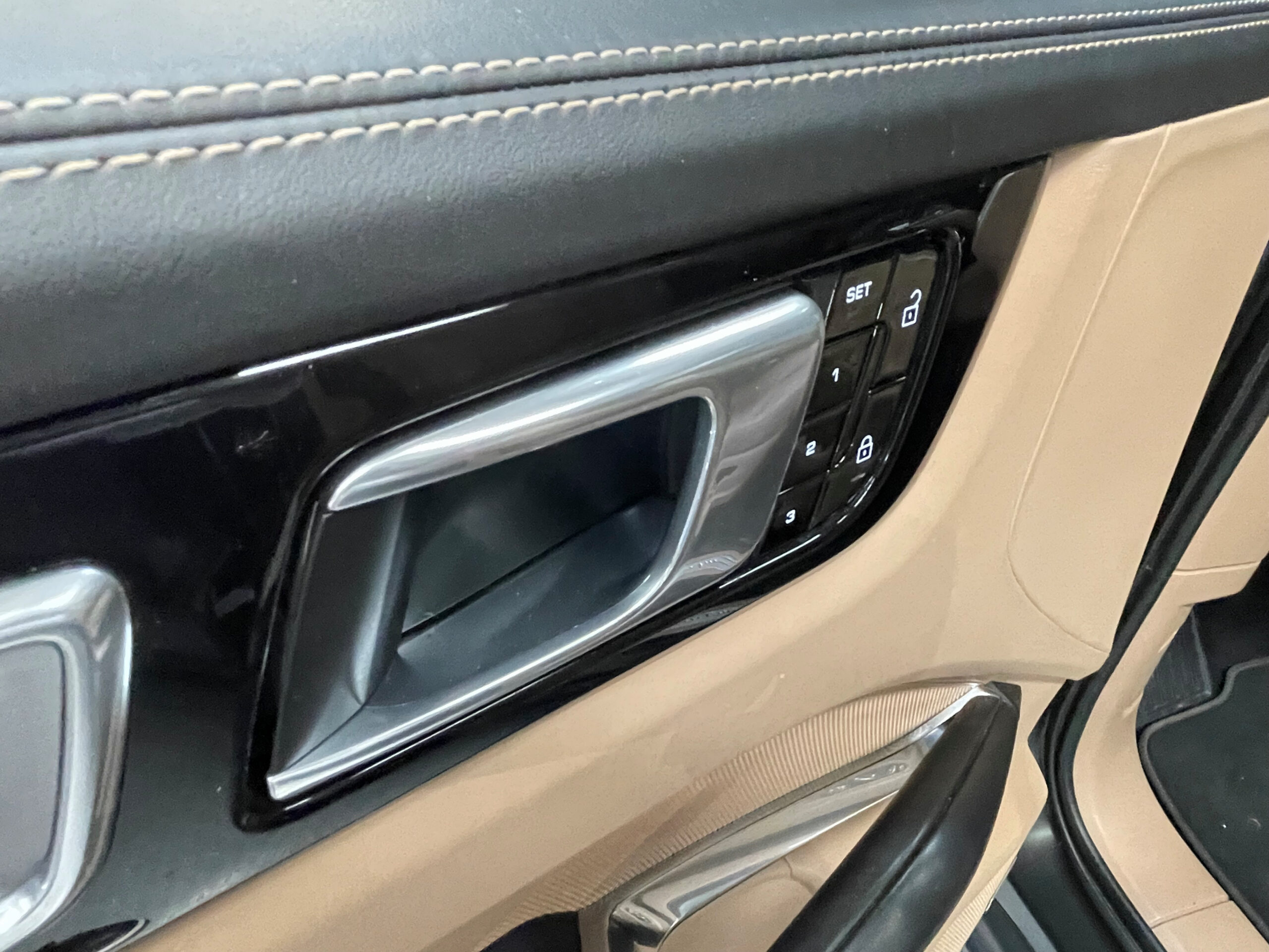 PORSCHE CAYENNE TURBO S HYBRIDE - FRANÇAIS – Image 30