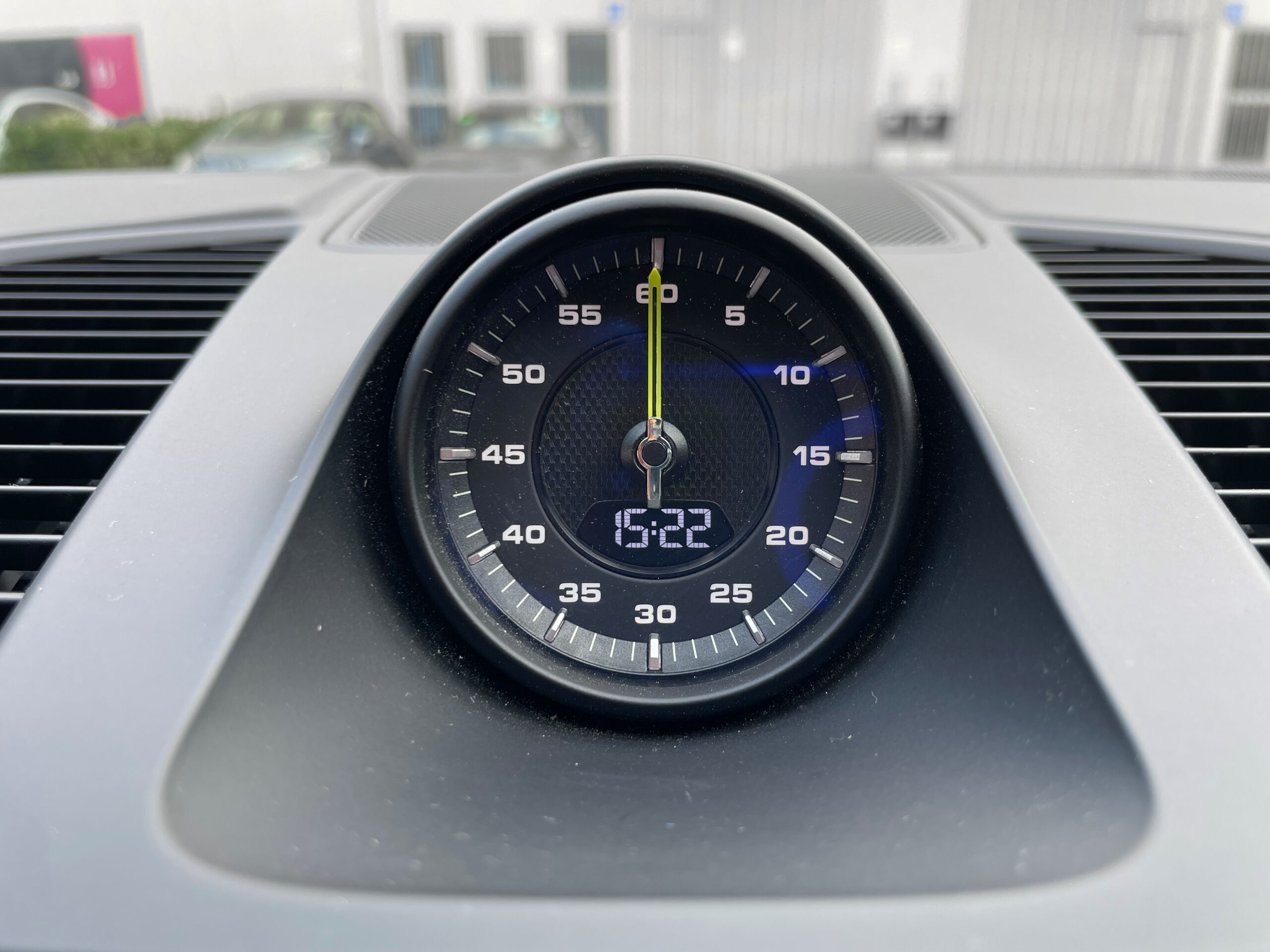 PORSCHE CAYENNE TURBO S HYBRIDE - FRANÇAIS – Image 36