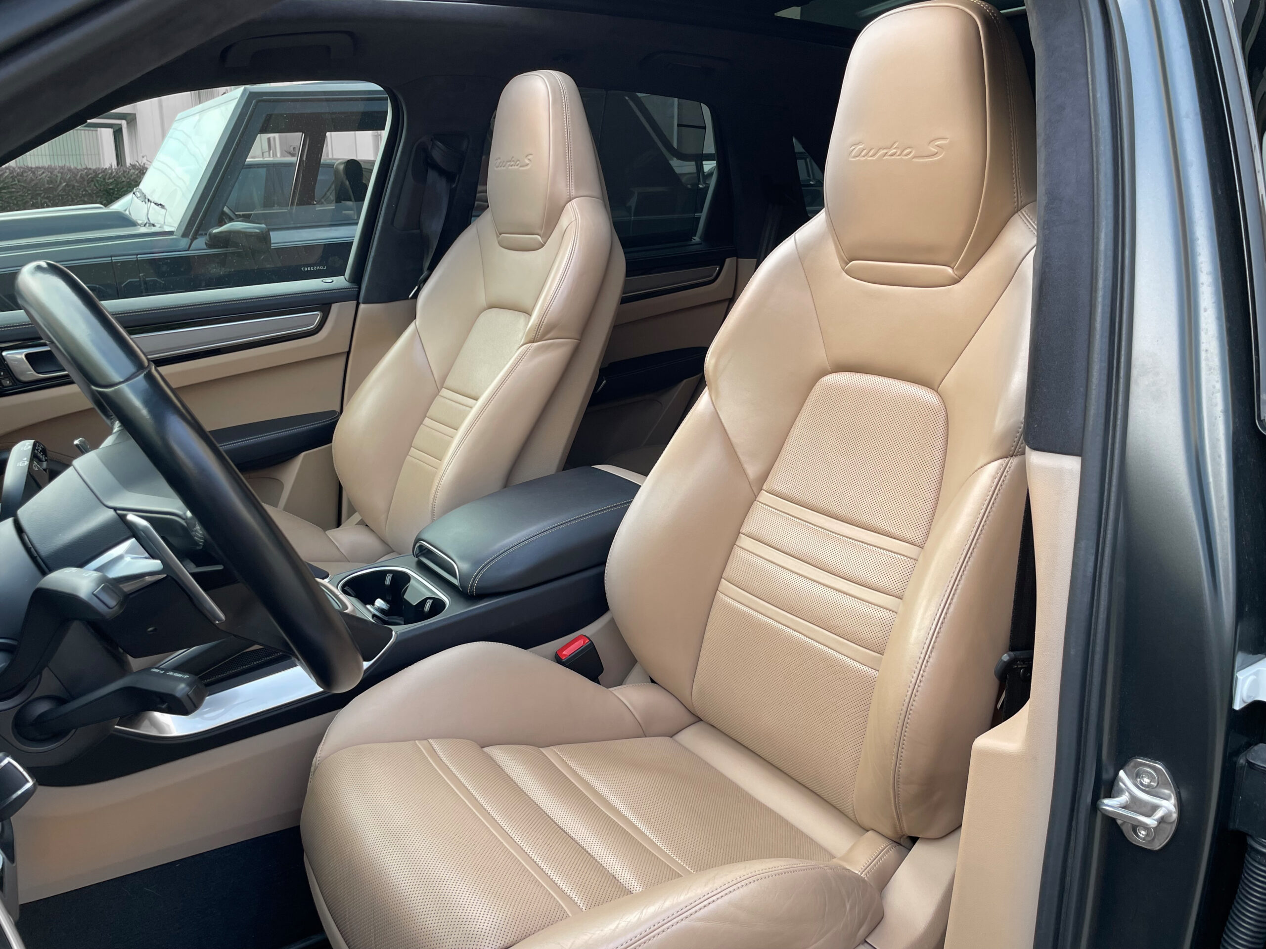 PORSCHE CAYENNE TURBO S HYBRIDE - FRANÇAIS – Image 40