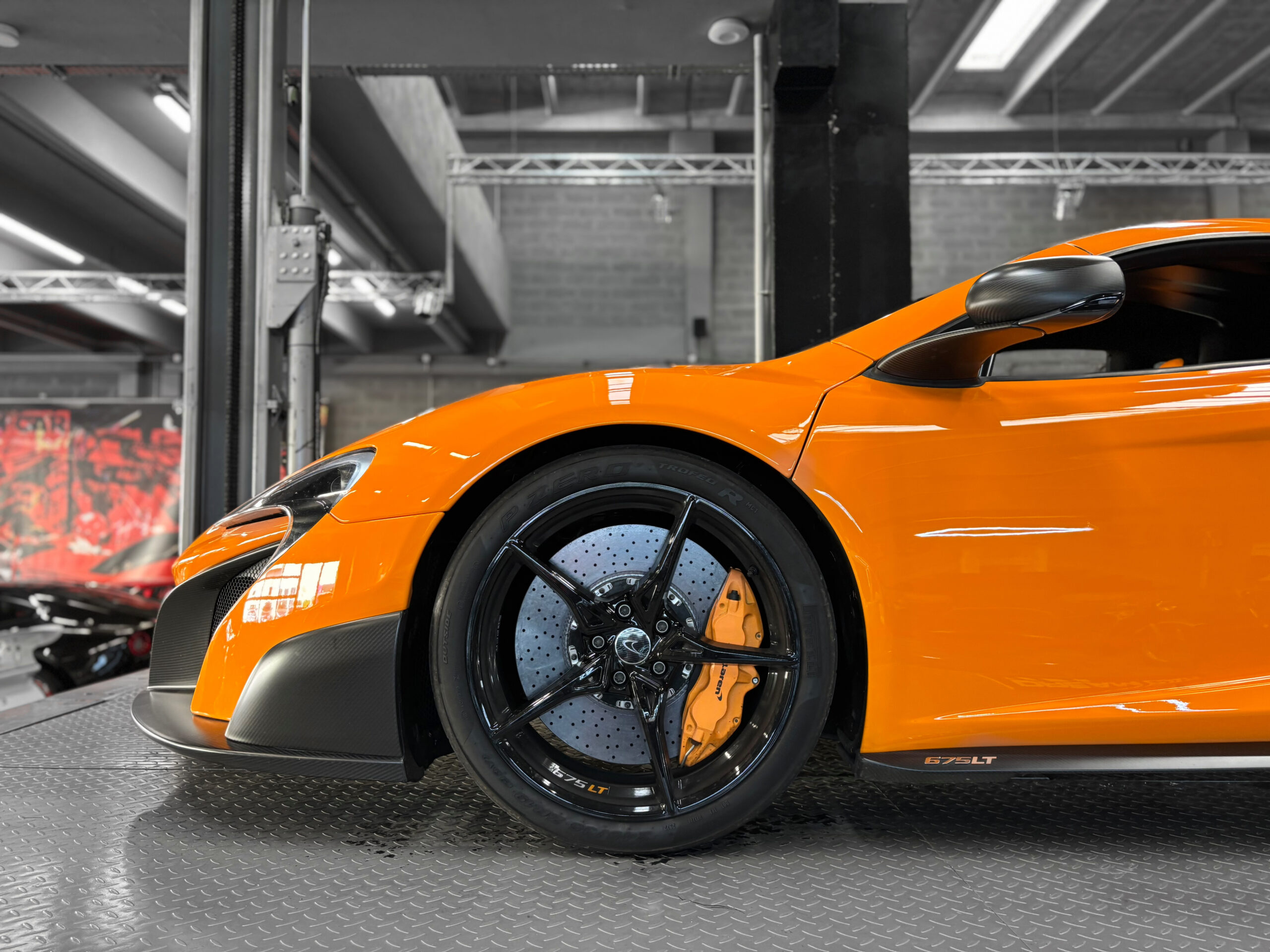 MCLAREN 675 LT MSO – TVA apparente – PPF – ROOF SCOOP – Image 11