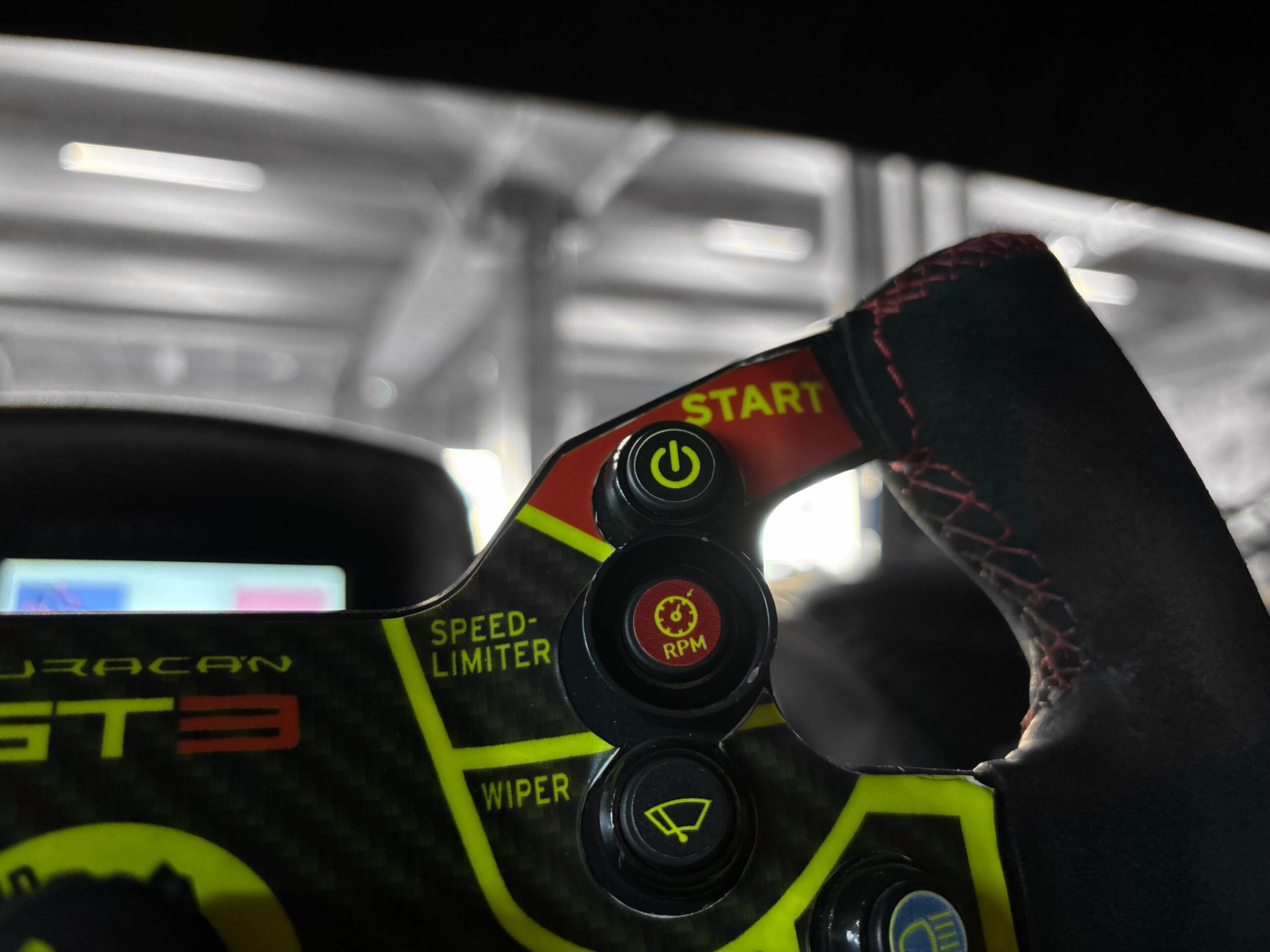 LAMBORGHINI Huracan GT3 EVO – Gros lot de bord – TVA – Image 42