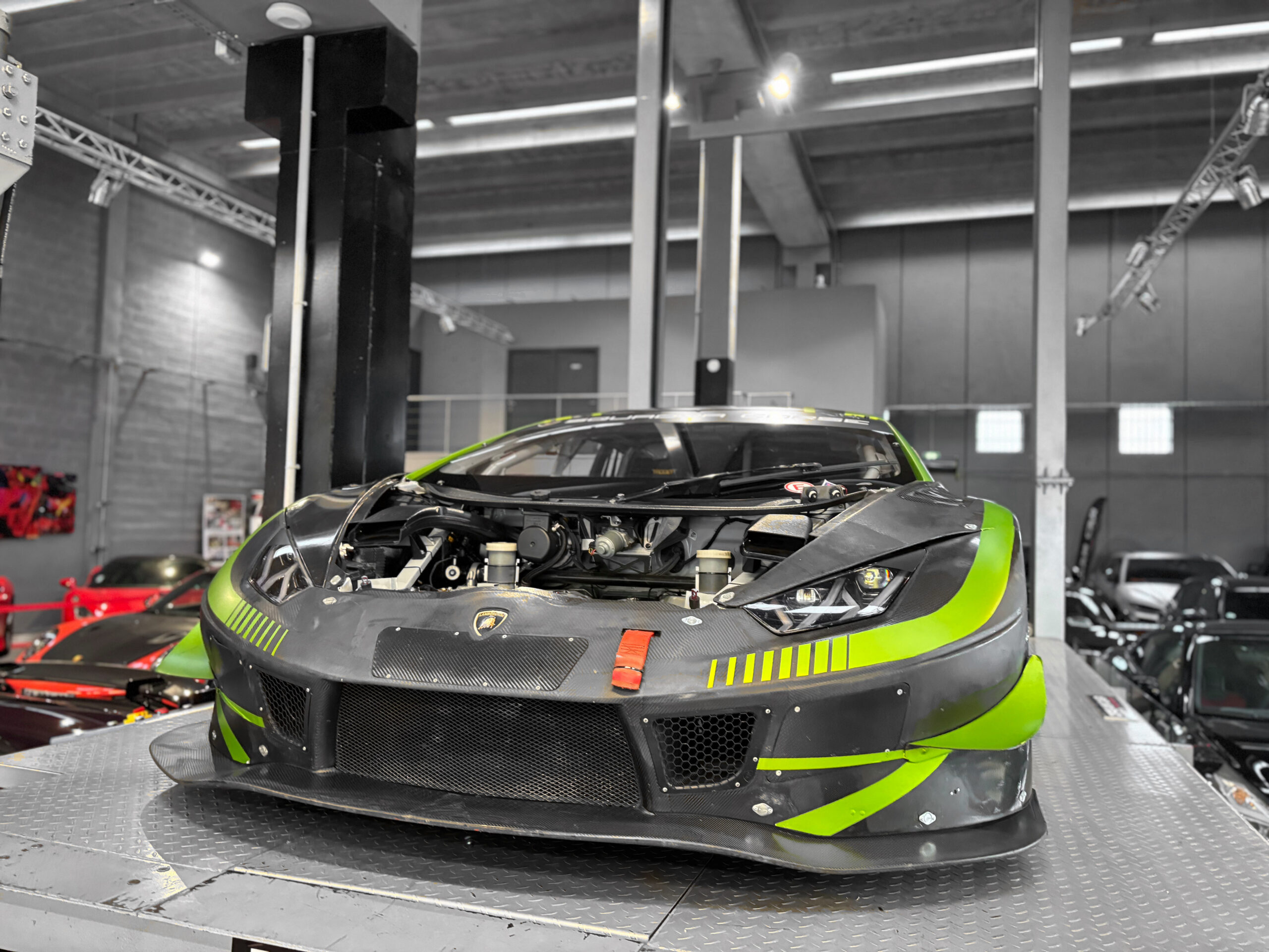 LAMBORGHINI Huracan GT3 EVO – Gros lot de bord – TVA – Image 11