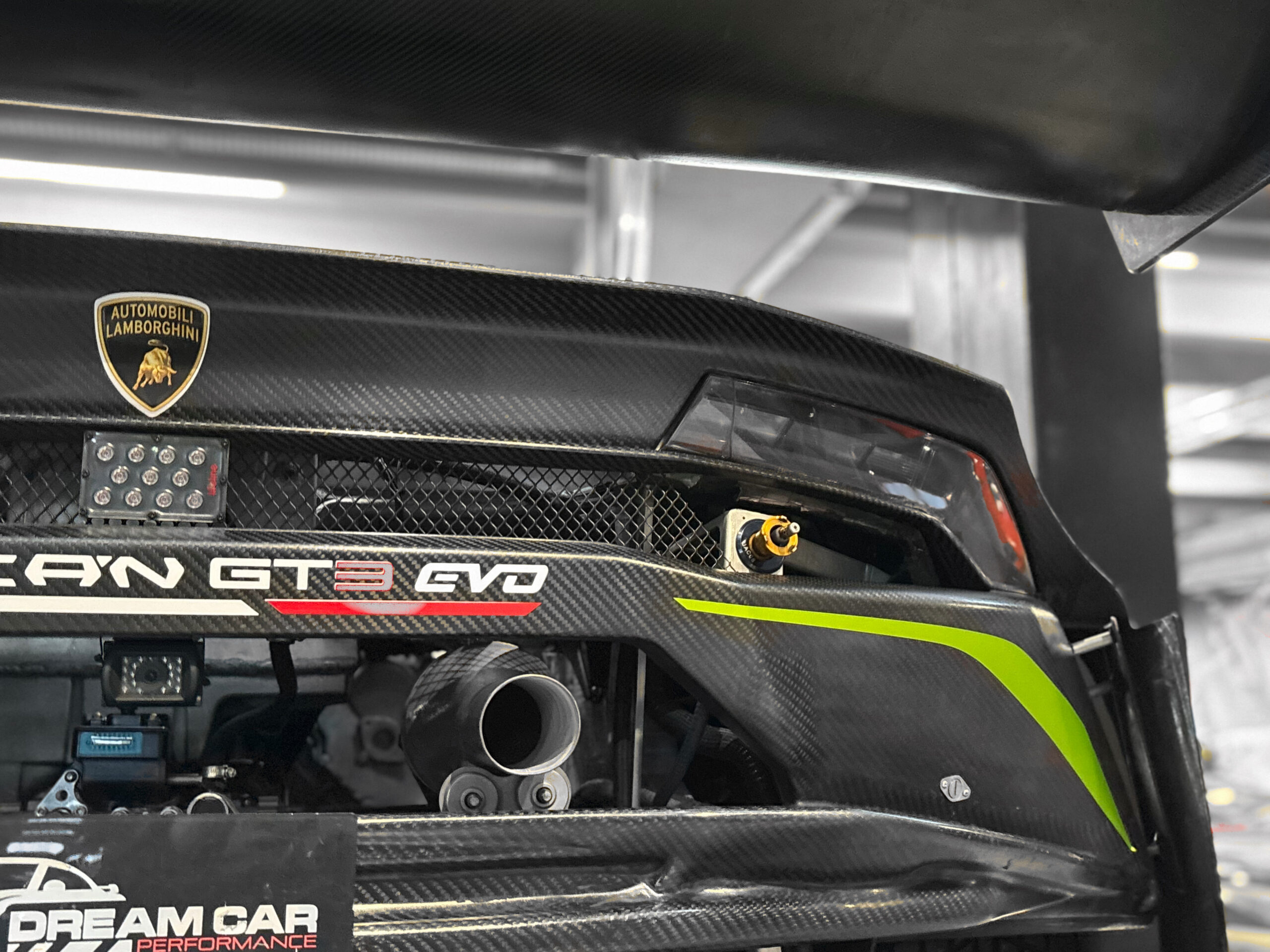LAMBORGHINI Huracan GT3 EVO – Gros lot de bord – TVA – Image 18