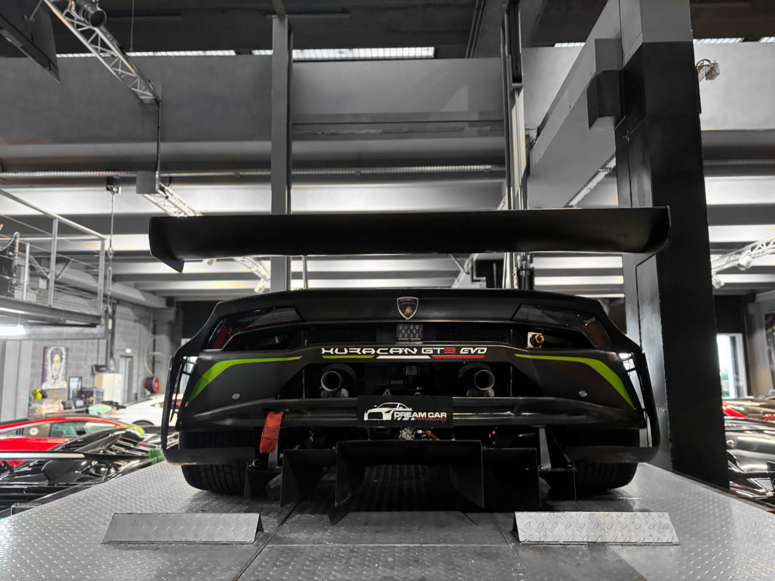 LAMBORGHINI Huracan GT3 EVO – Gros lot de bord – TVA – Image 16
