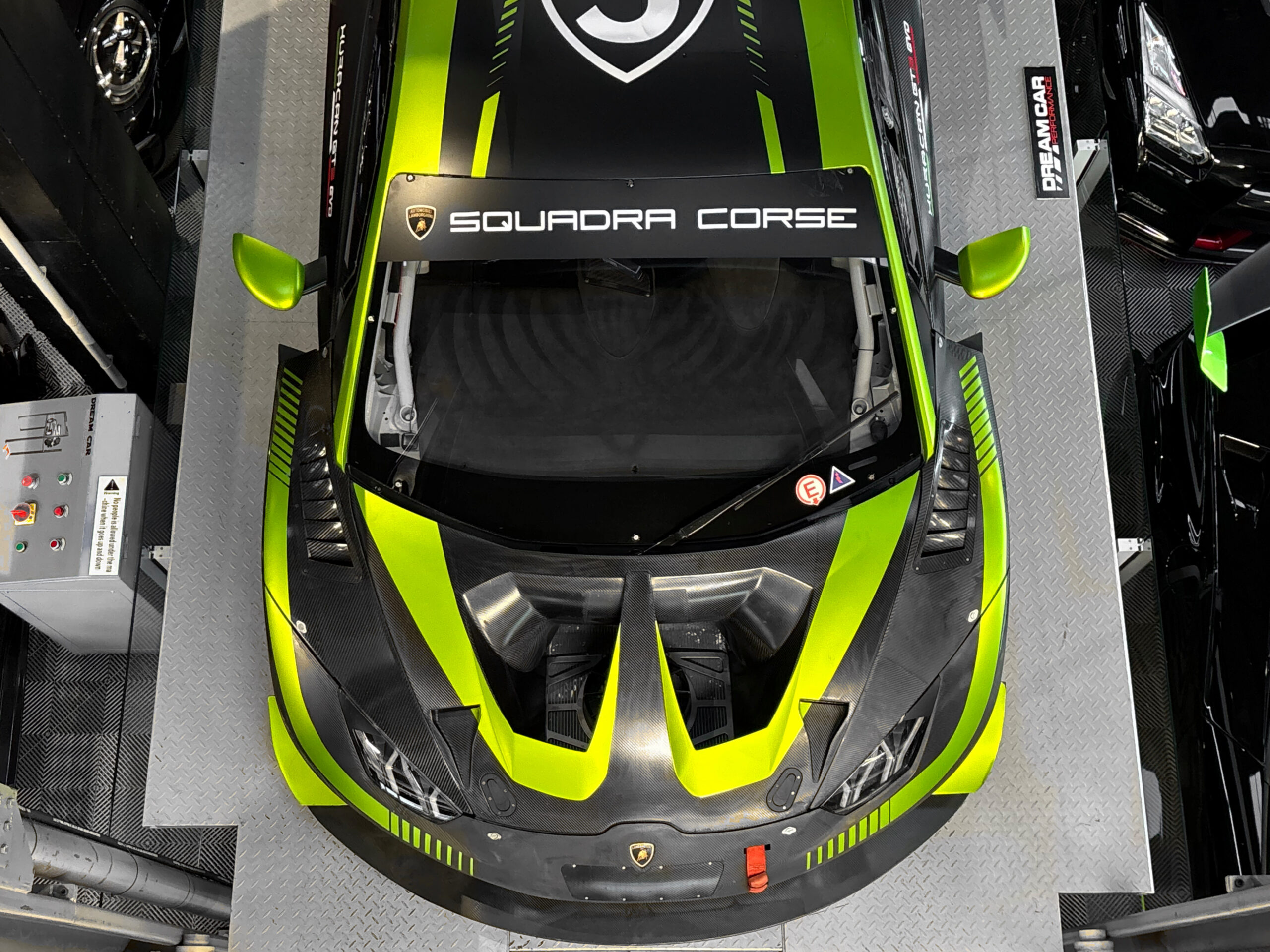 LAMBORGHINI Huracan GT3 EVO – Gros lot de bord – TVA – Image 27