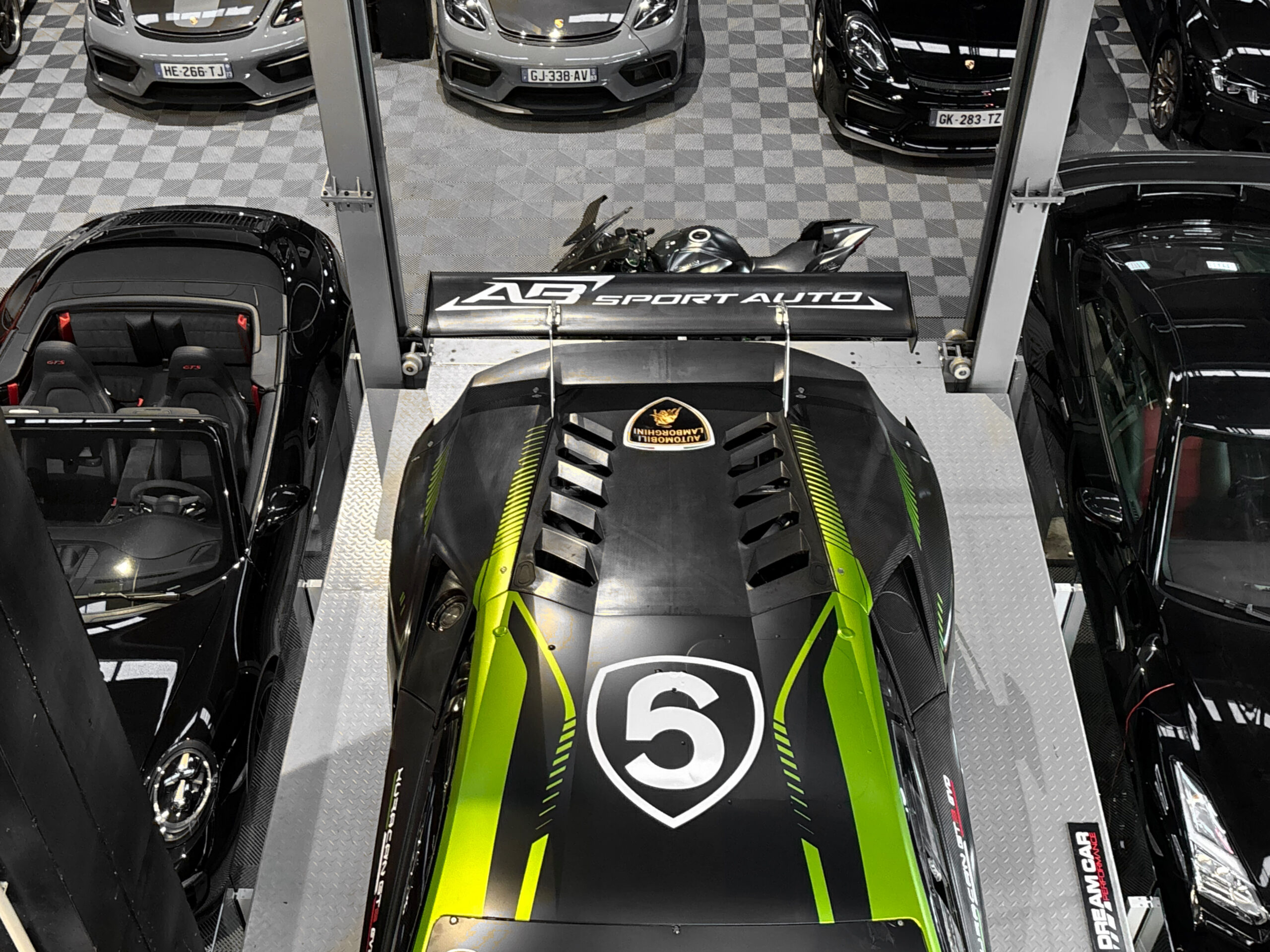 LAMBORGHINI Huracan GT3 EVO – Gros lot de bord – TVA – Image 31