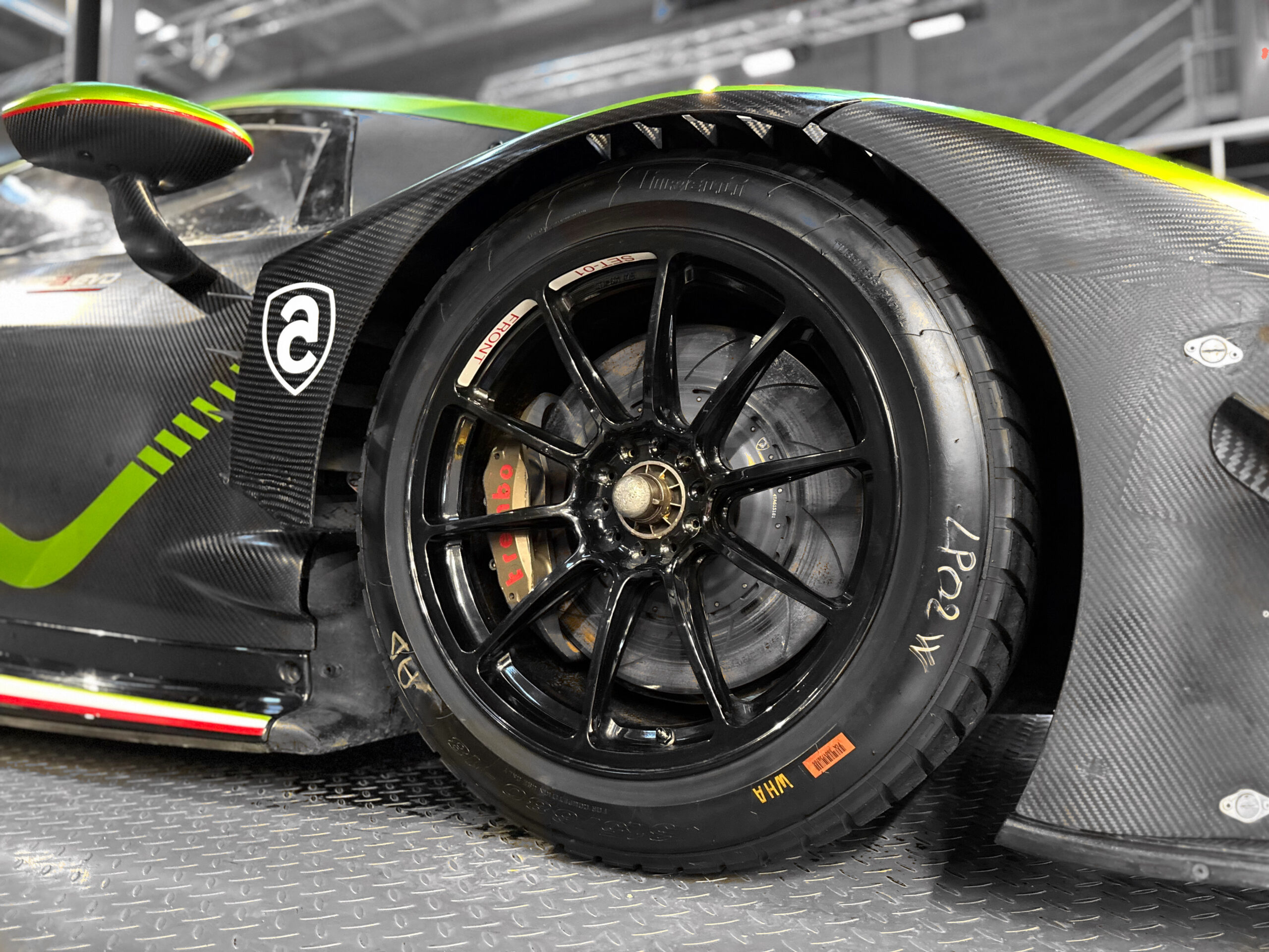 LAMBORGHINI Huracan GT3 EVO – Gros lot de bord – TVA – Image 24