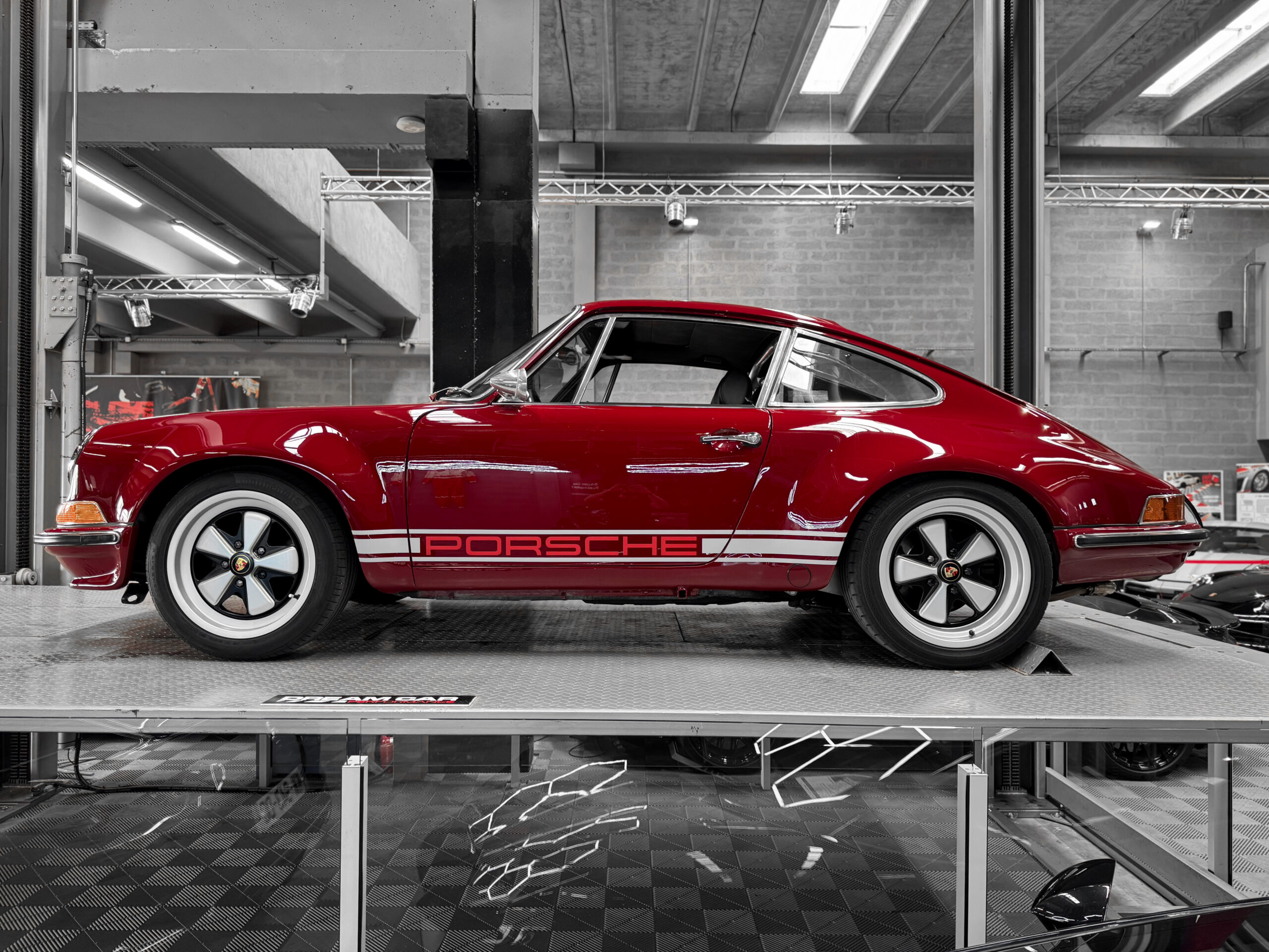 PORSCHE 911 3.2 BACKDATING – Image 13