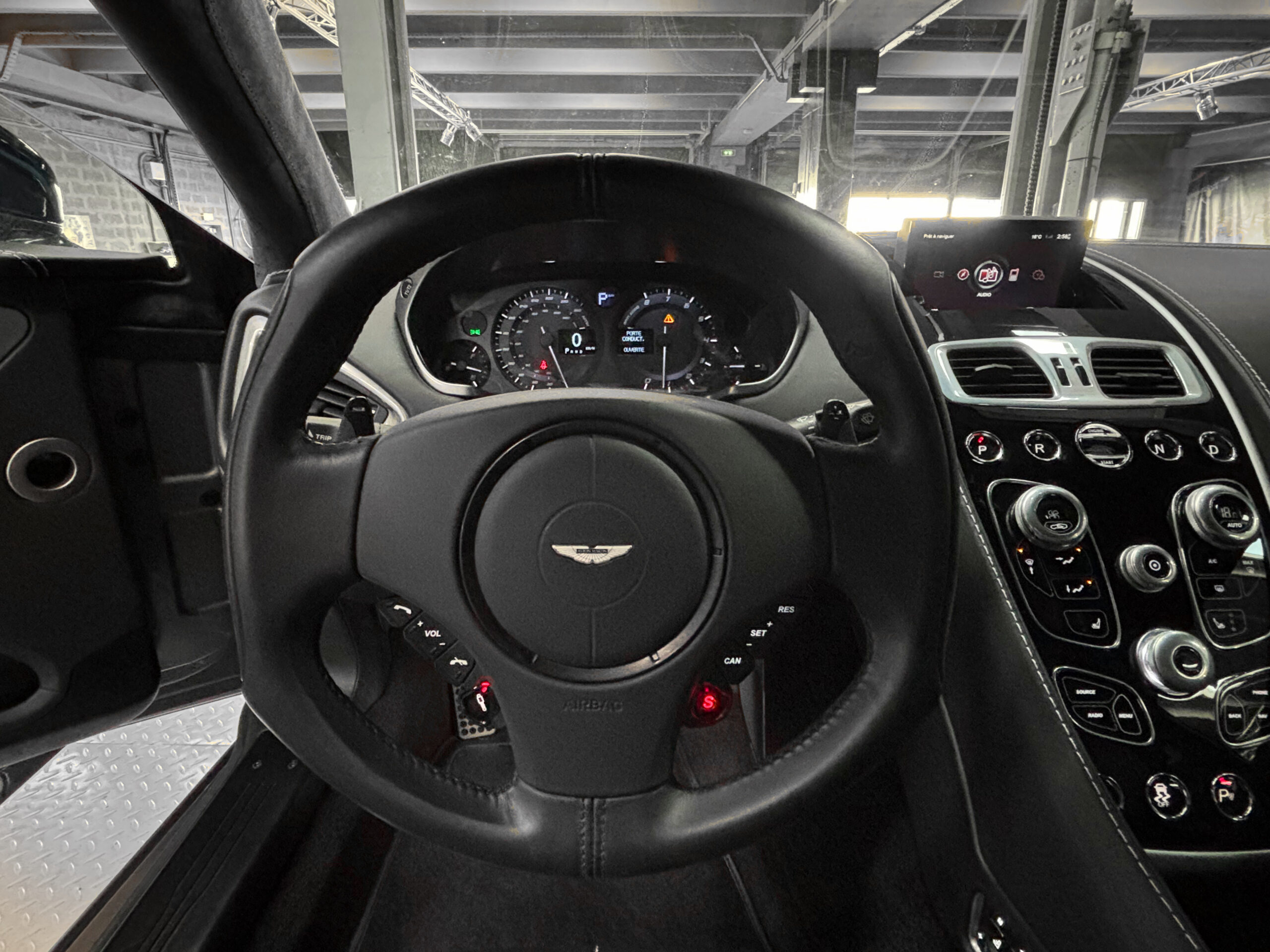 ASTON MARTIN VANQUISH V12 – carbone – bang & olufsen – Image 45