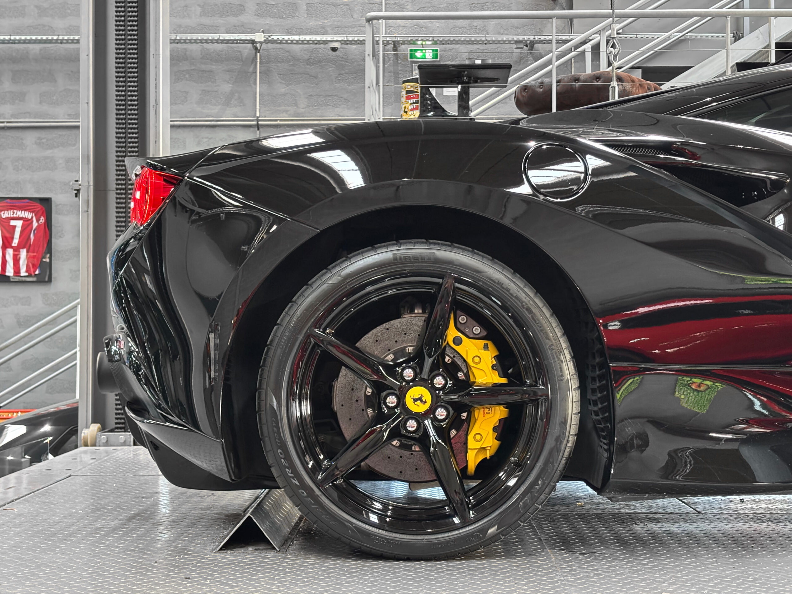 Ferrari F8 Tributo – 1re main - Carbone - PPF – Image 13